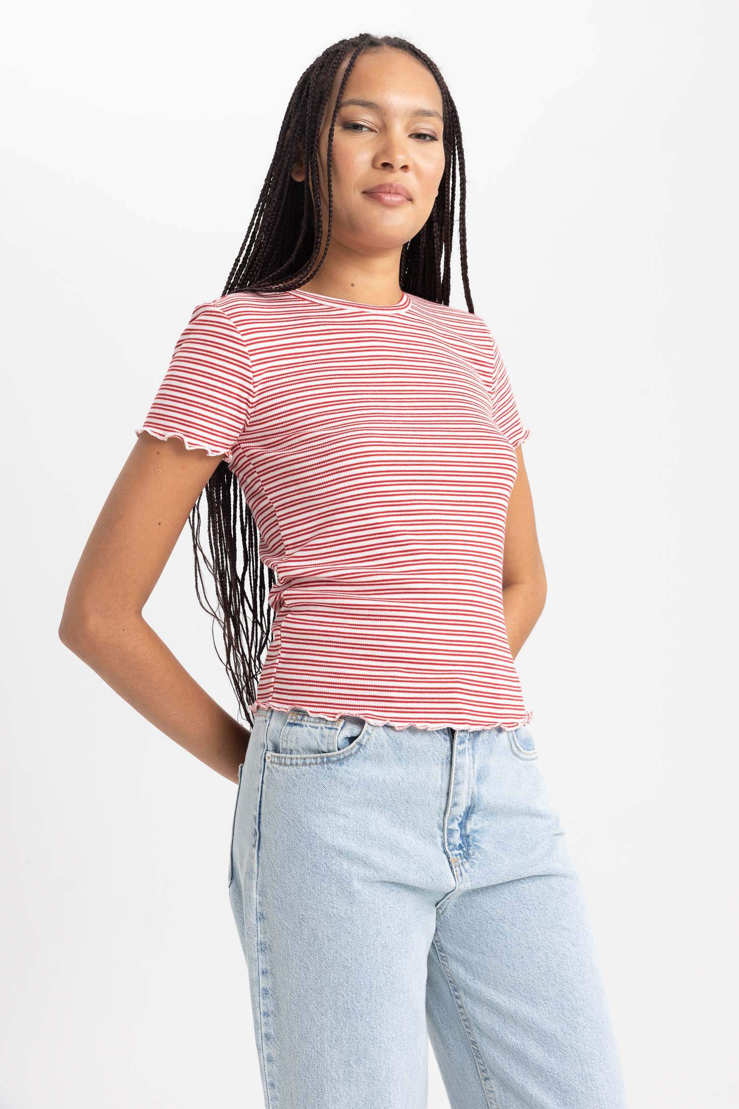 تي شيرت نص ردن سليم فيت بياخة مستديرة