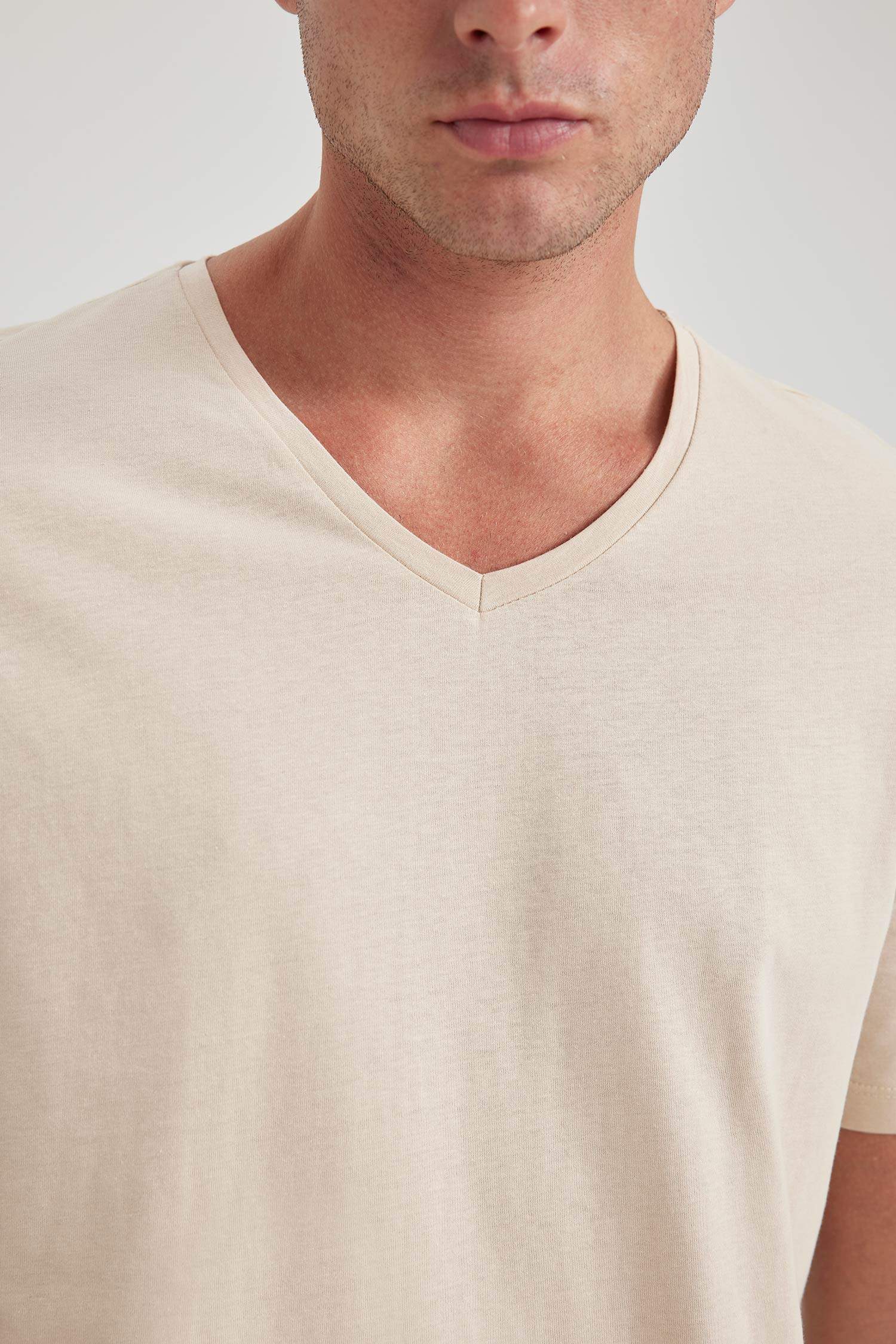 تي شيرت قطن سليم فيت بياخة V