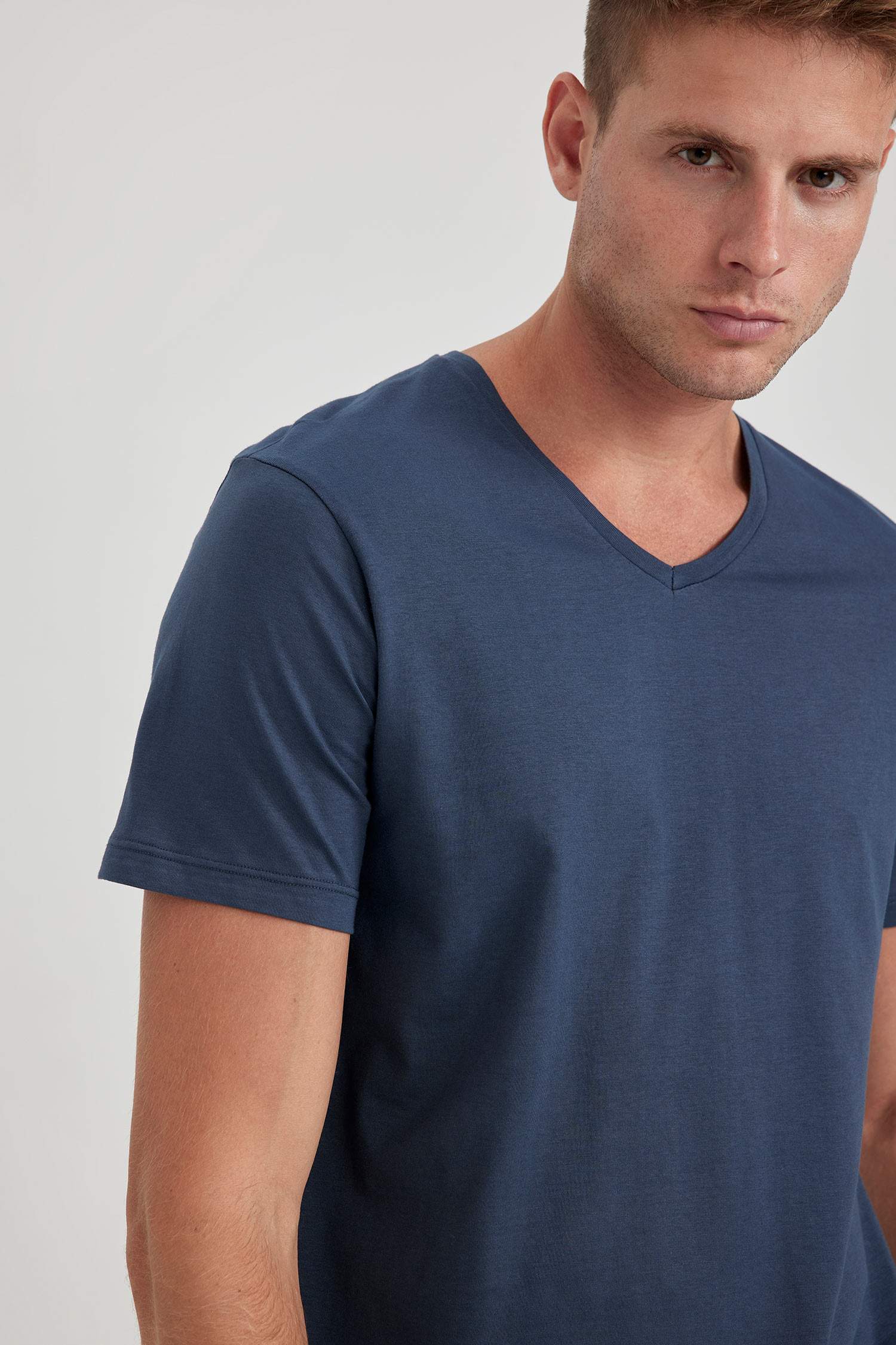 تي شيرت قطن سليم فيت بياخة V