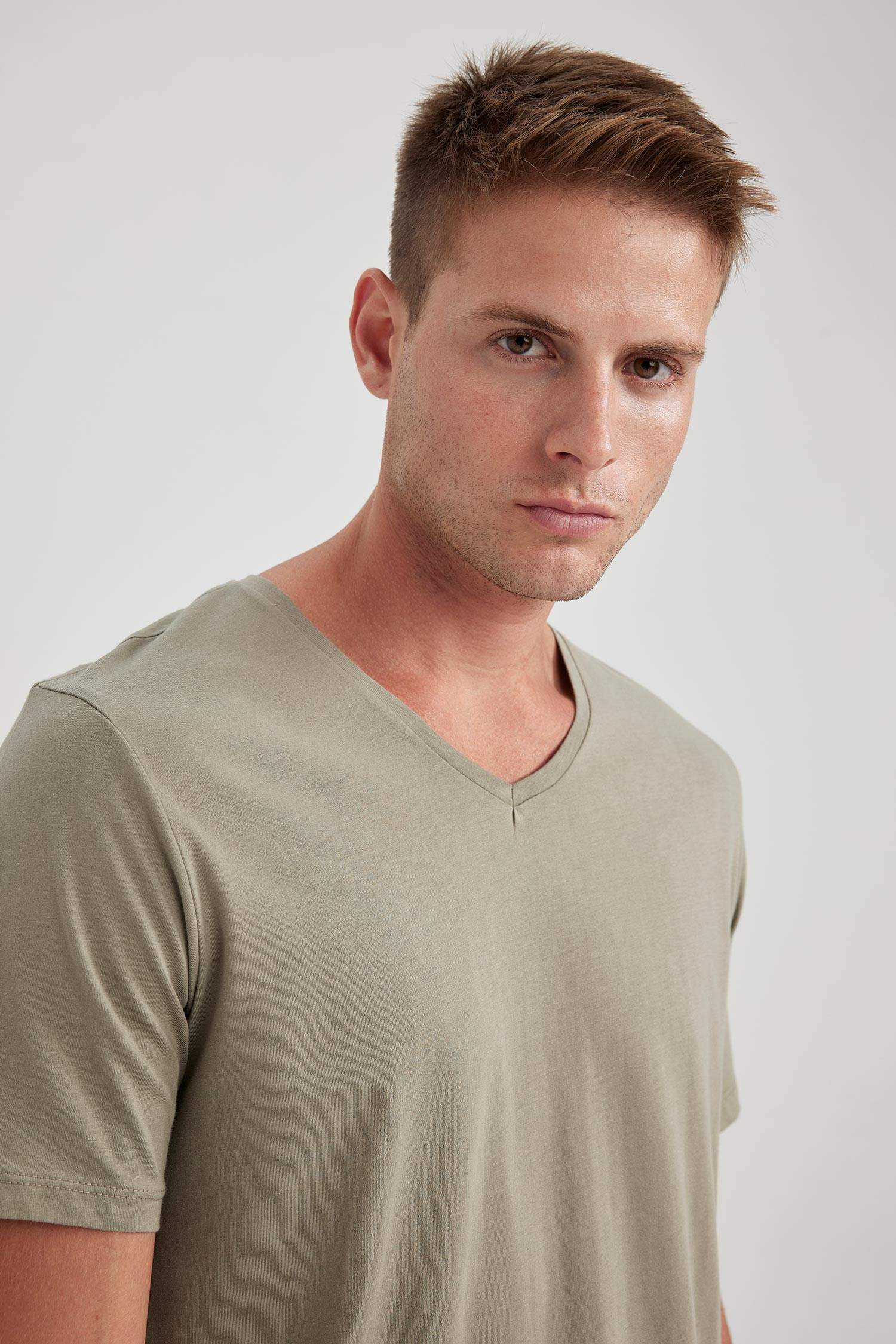 تي شيرت قطن سليم فيت بياخة V