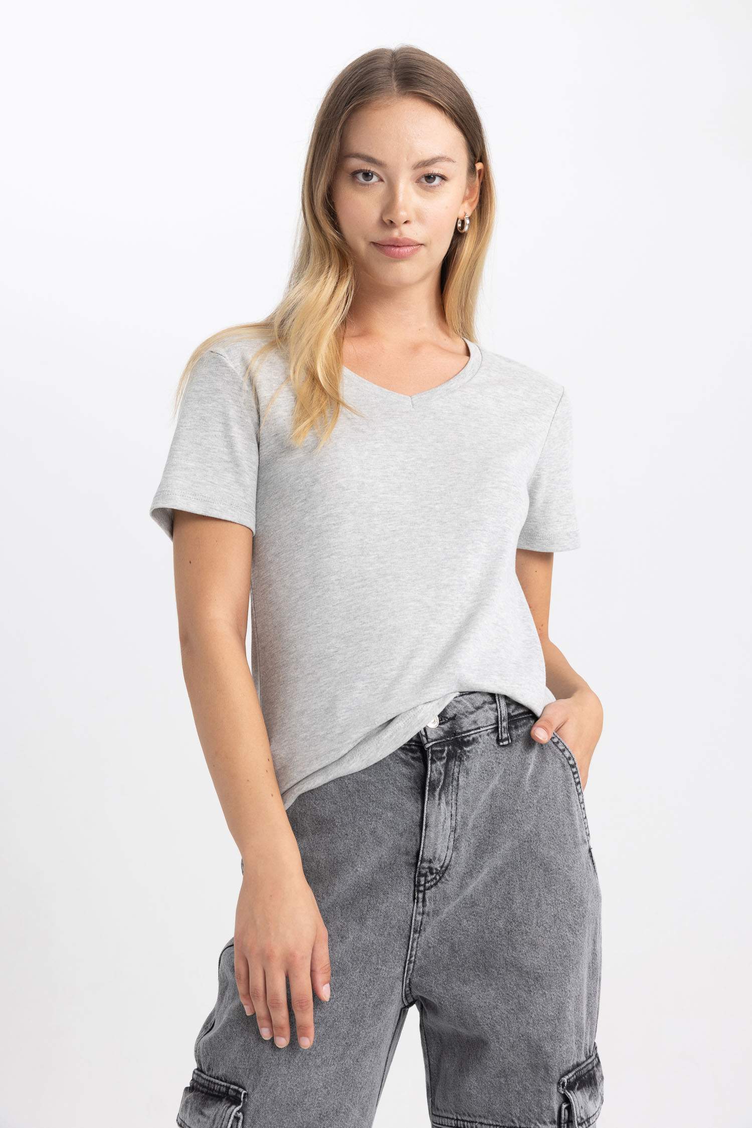 تي شيرت نص ردن مضلع سليم فيت