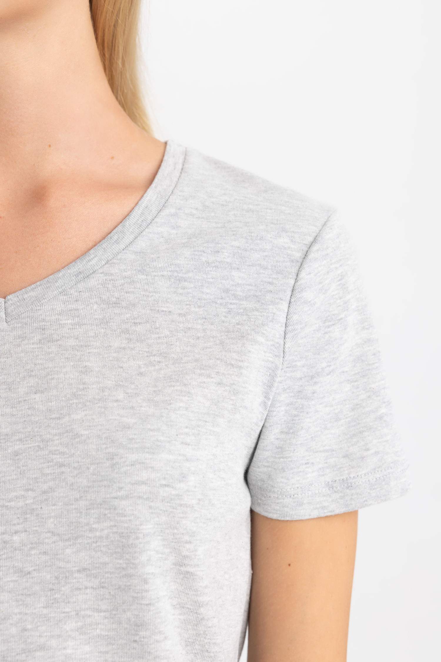 تي شيرت نص ردن مضلع سليم فيت