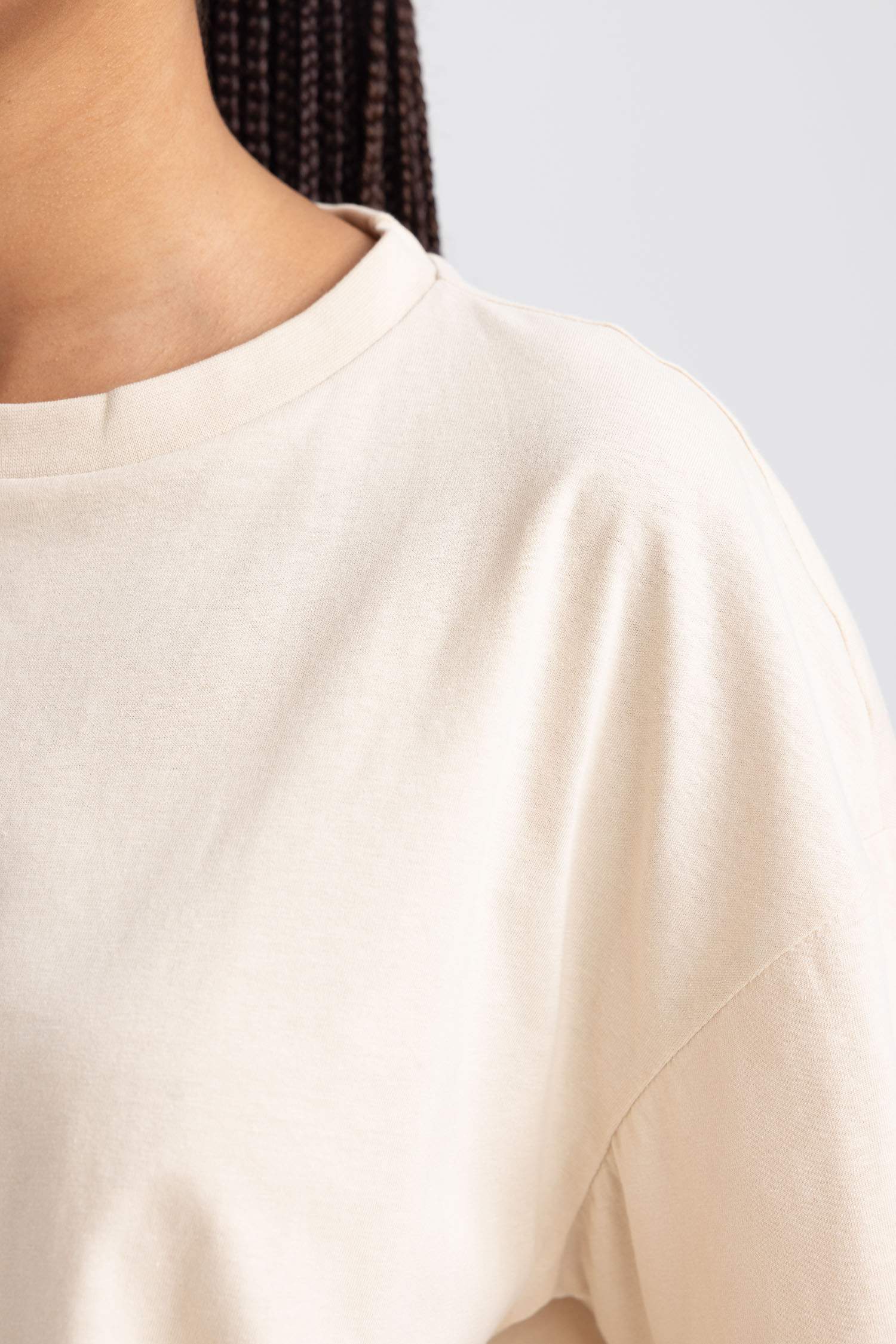 تي شيرت اوفر سايز نص ردن ياخة مستديرة