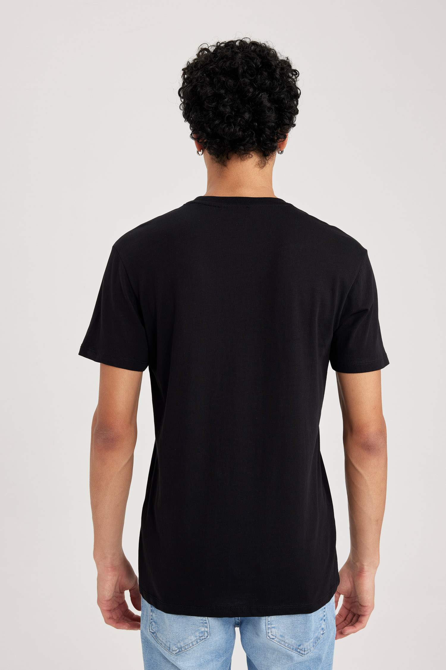 تي شيرت قطن سادة بيزك سليم فيت بياخة مستديرة