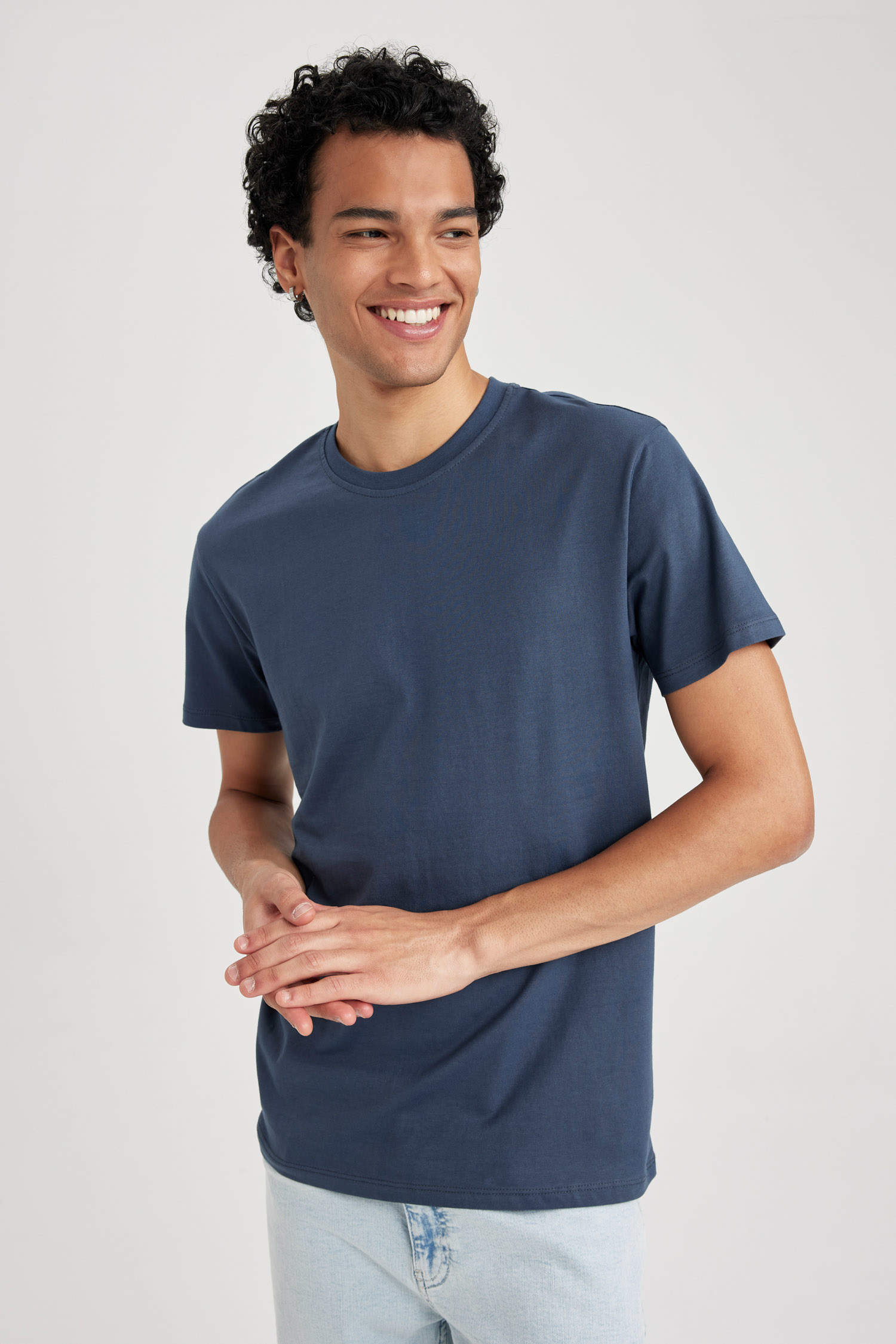 Indigo Man Slim Fit Crew Neck Basic Cotton T-Shirt 2896293 | DeFacto