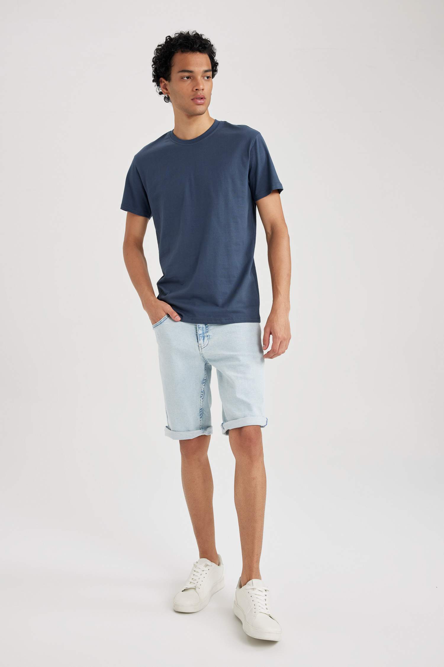 تي شيرت قطن سادة بيزك سليم فيت بياخة مستديرة