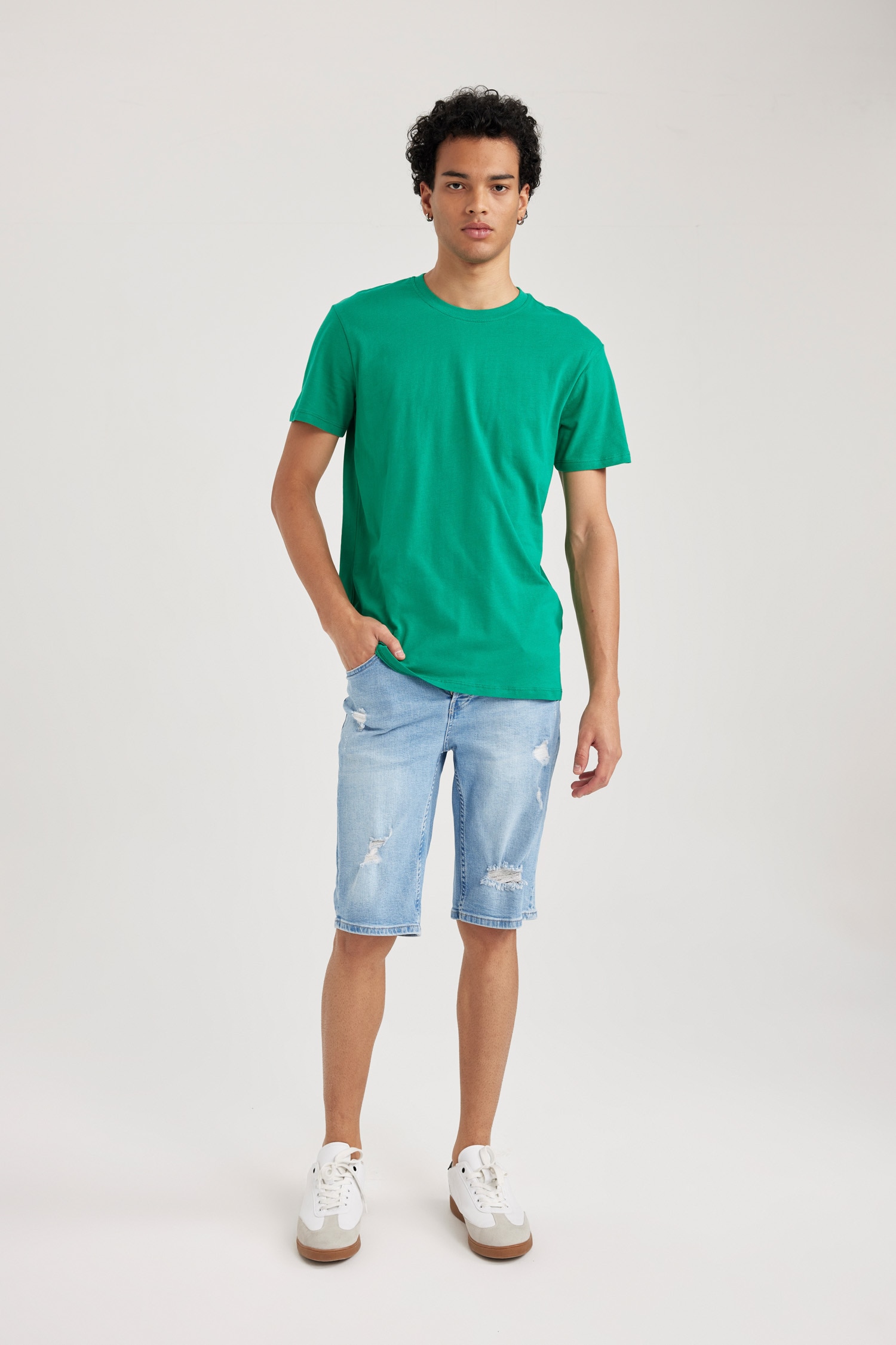 DeFacto %100 Pamuk Slim Fit Basic Tişört görsel 2