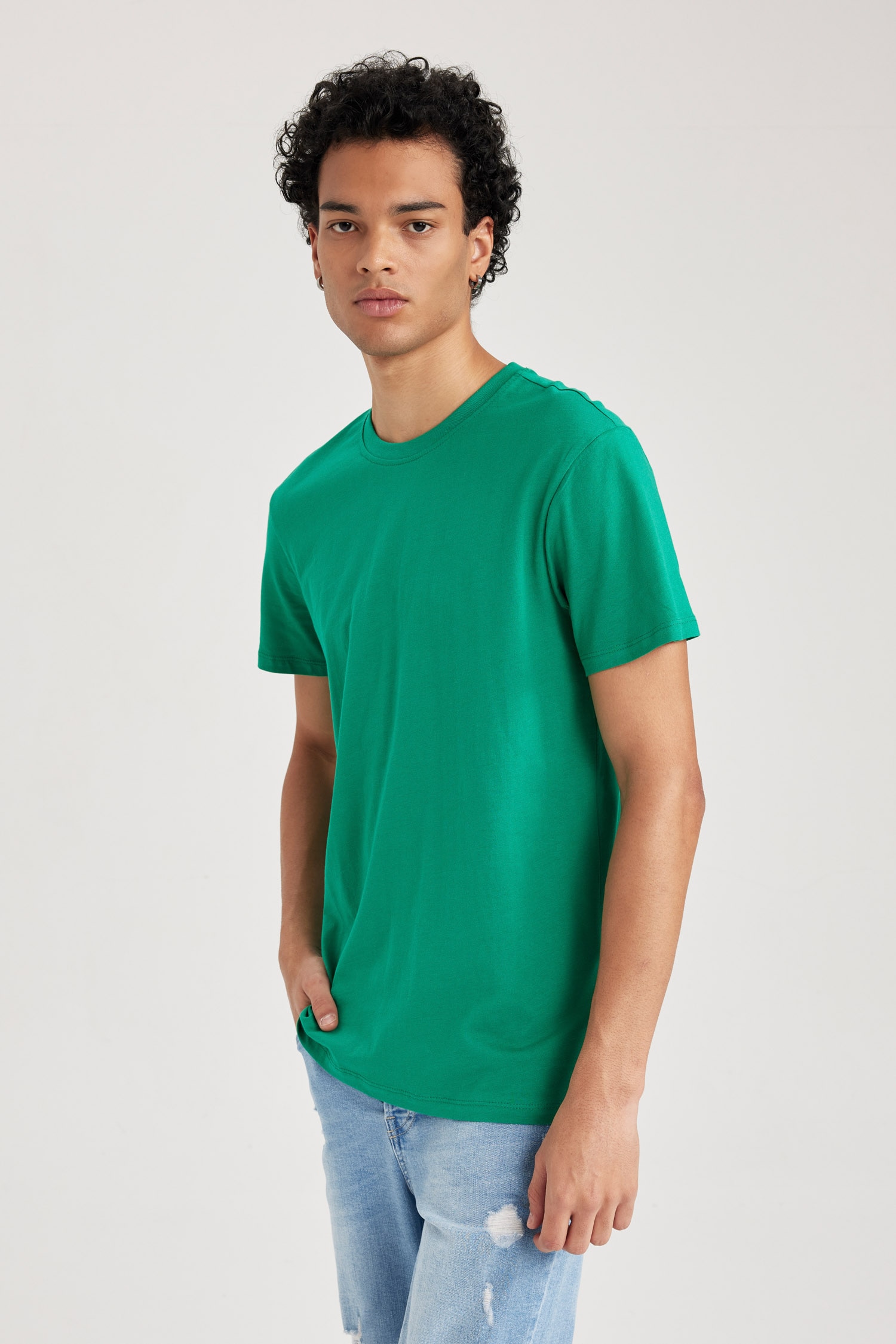 DeFacto %100 Pamuk Slim Fit Basic Tişört görsel 3