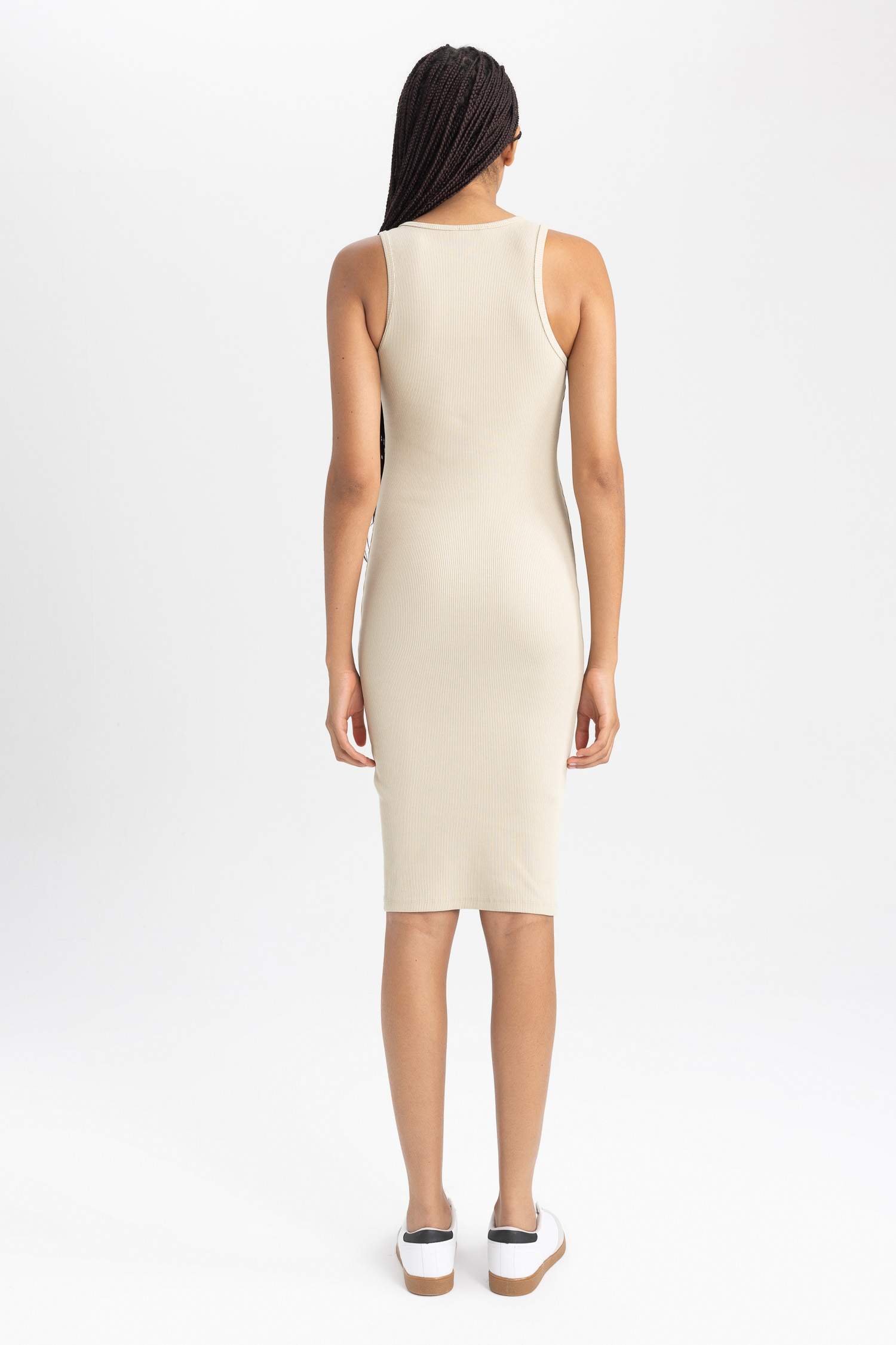 فستان ميدي نص ردن مضلع بوديكون بياخة هالتر