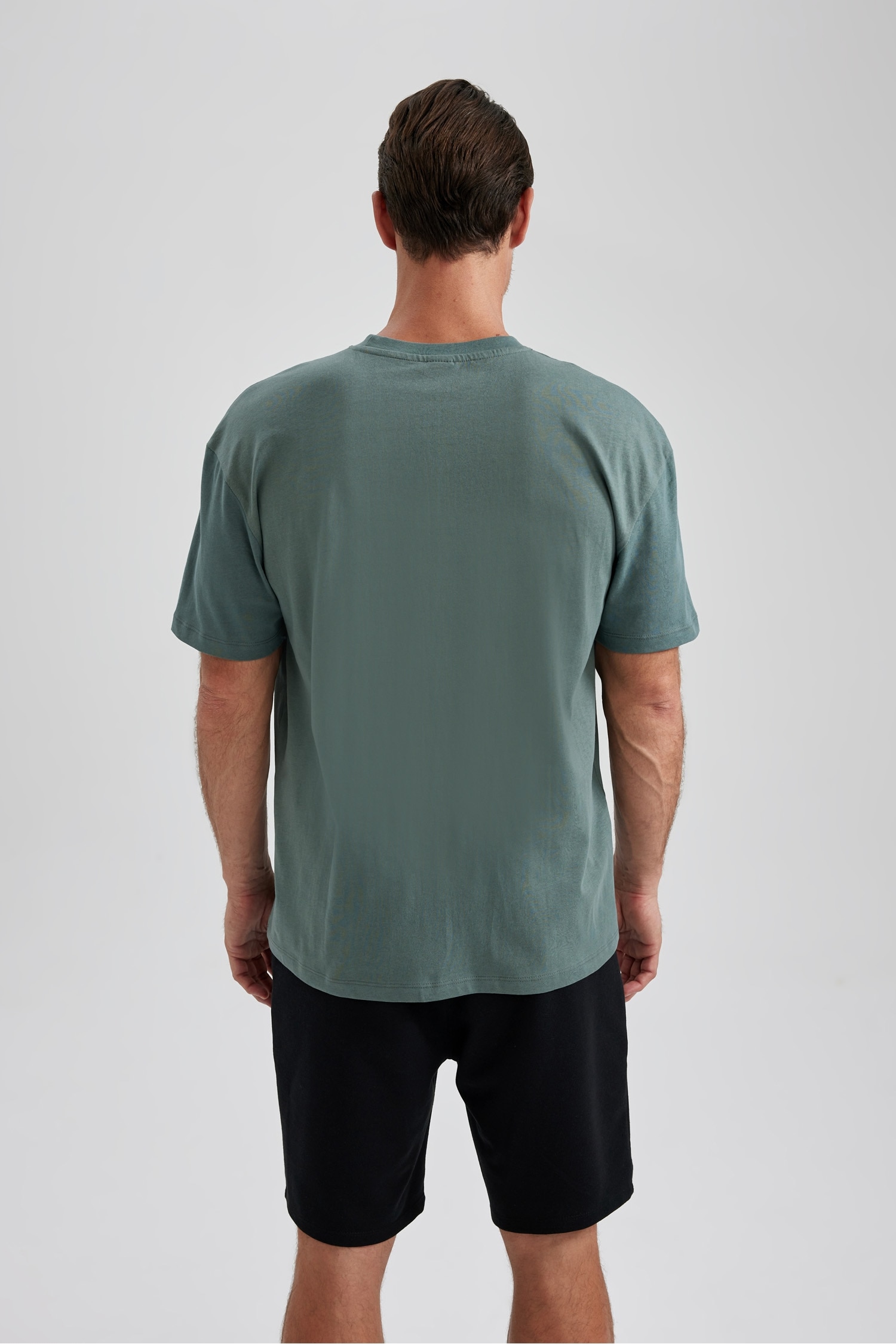 Oversize Fit Crew Neck Short Sleeve T-Shirt