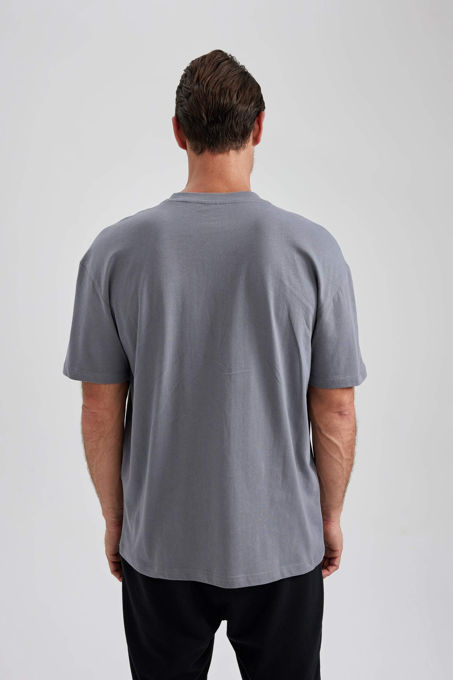 تي شيرت محبوك اوفر سايز بياخة مستديرة