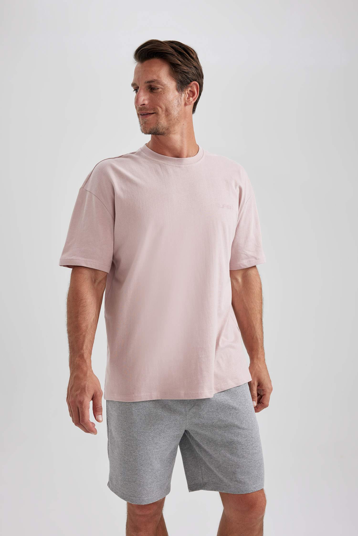 Oversize Fit Crew Neck Short Sleeve T-Shirt