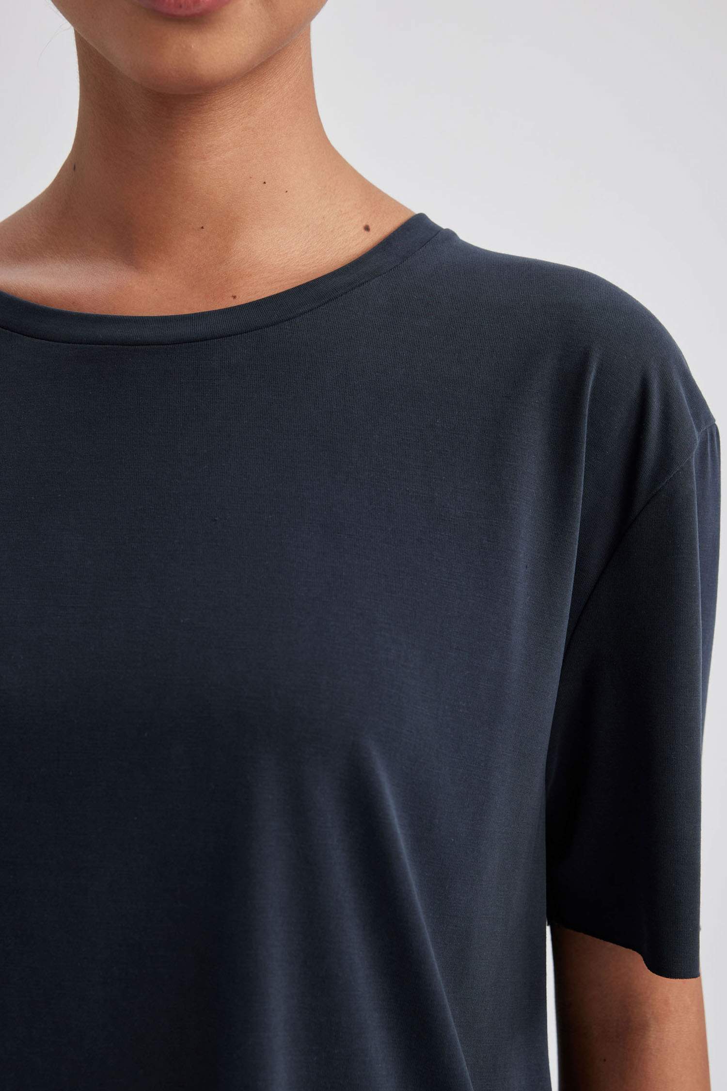 DeFactoFit Oversize Premium Bisiklet Yaka Sporcu Kısa Kollu Tişört