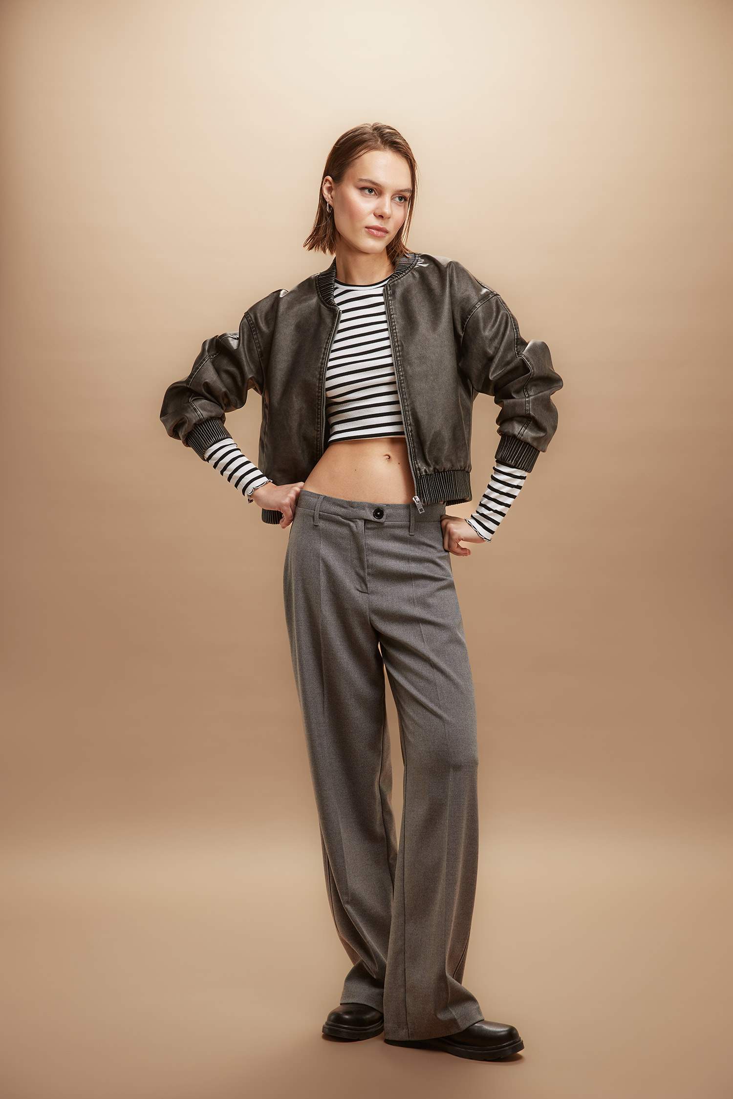 Брюки широкие стандартного кроя