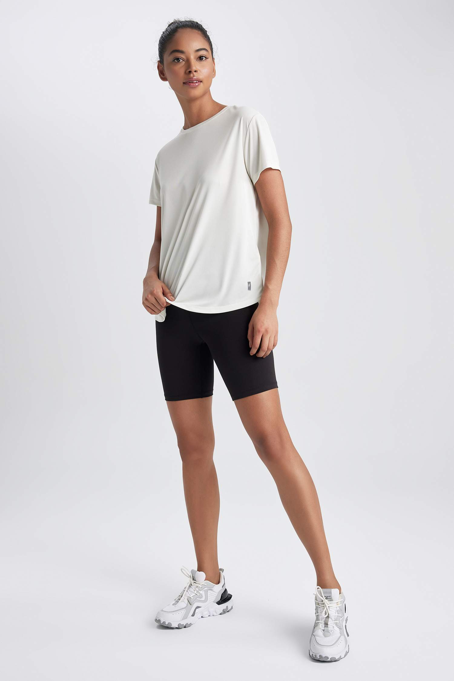 DeFactoFit Comfort Fit Bisiklet Yaka Sporcu Kısa Kollu Tişört