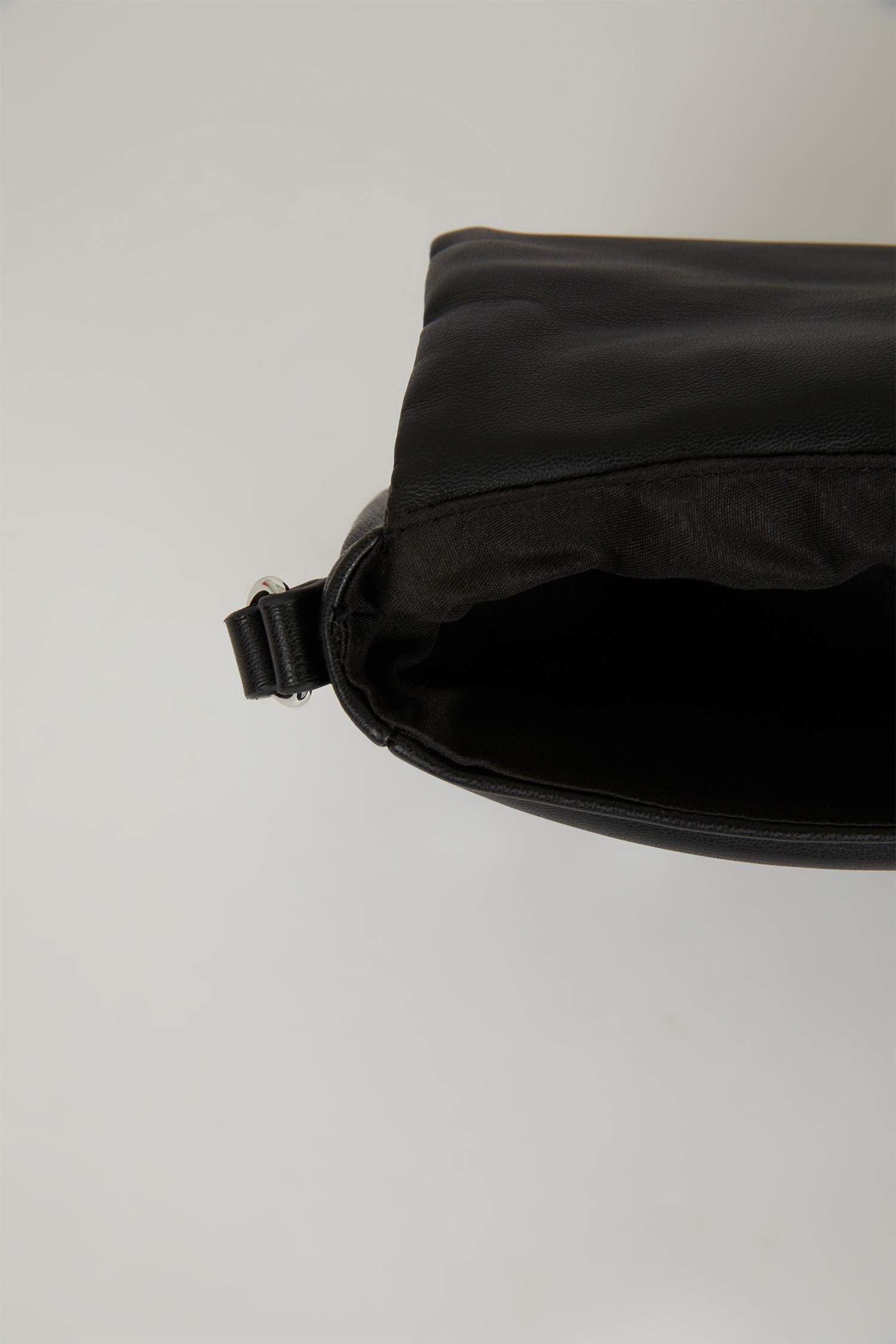 شنطة كروس نسائي جلد صناعي