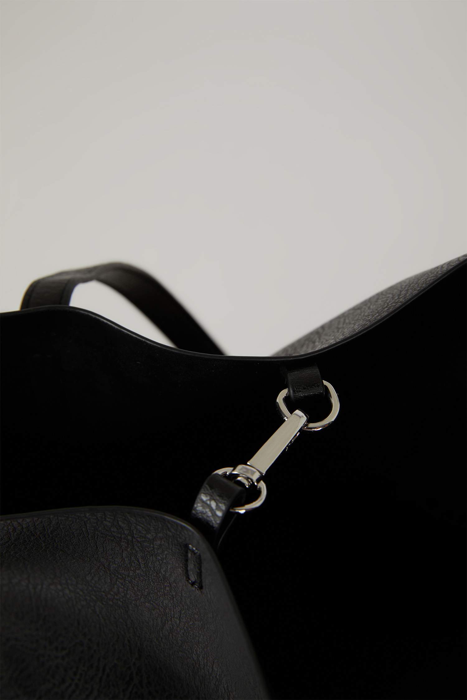 Әйелдерге полиуретан шынжырлы иық сөмкесі