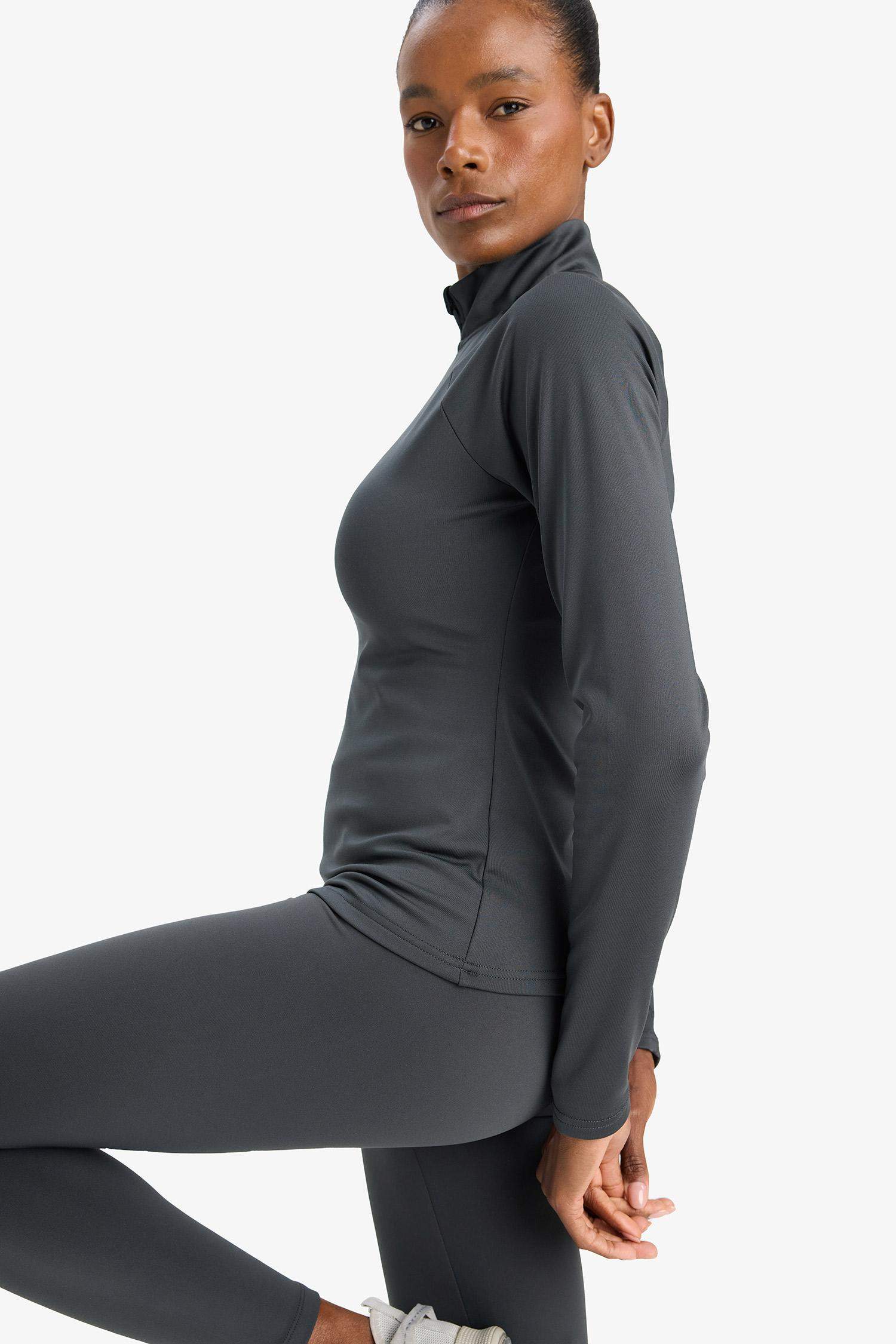 DeFactoFit Standard Fit Zippered Sports T-Shirt