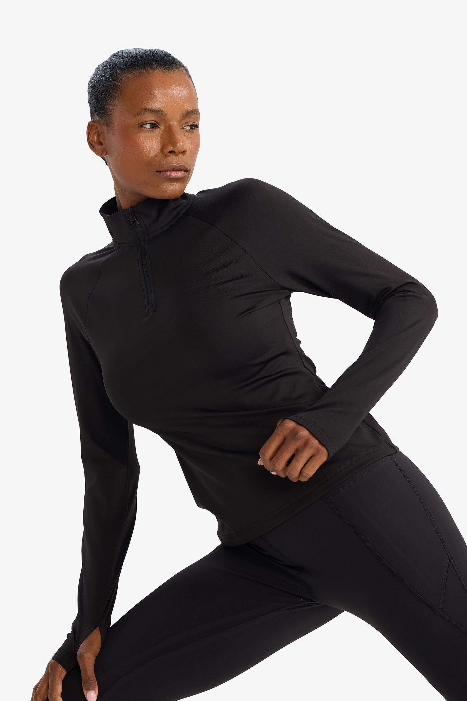 Спортивная футболка с воротником-стойкой Standart Fit