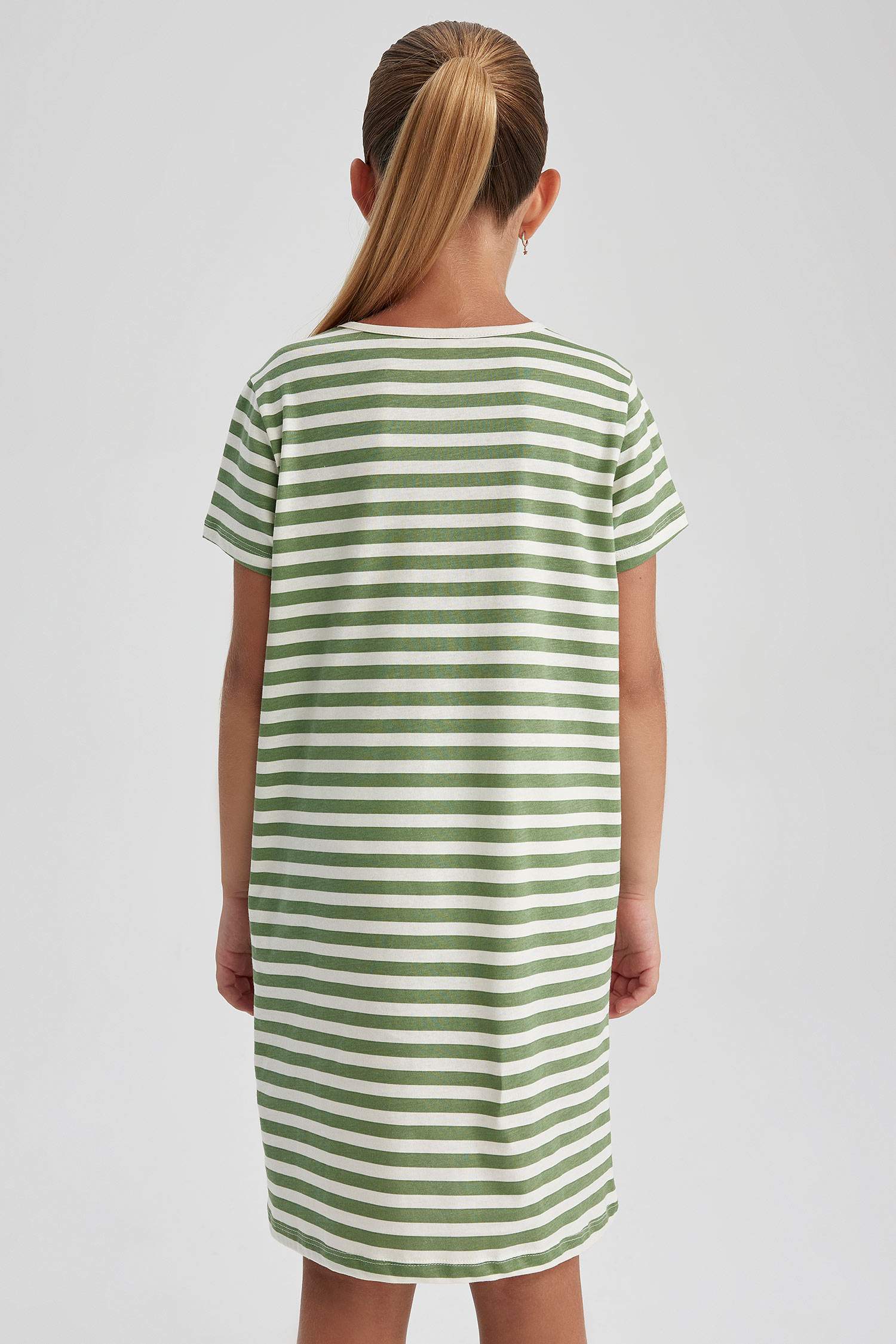 Қыздарға қысқа жеңді Көйлек