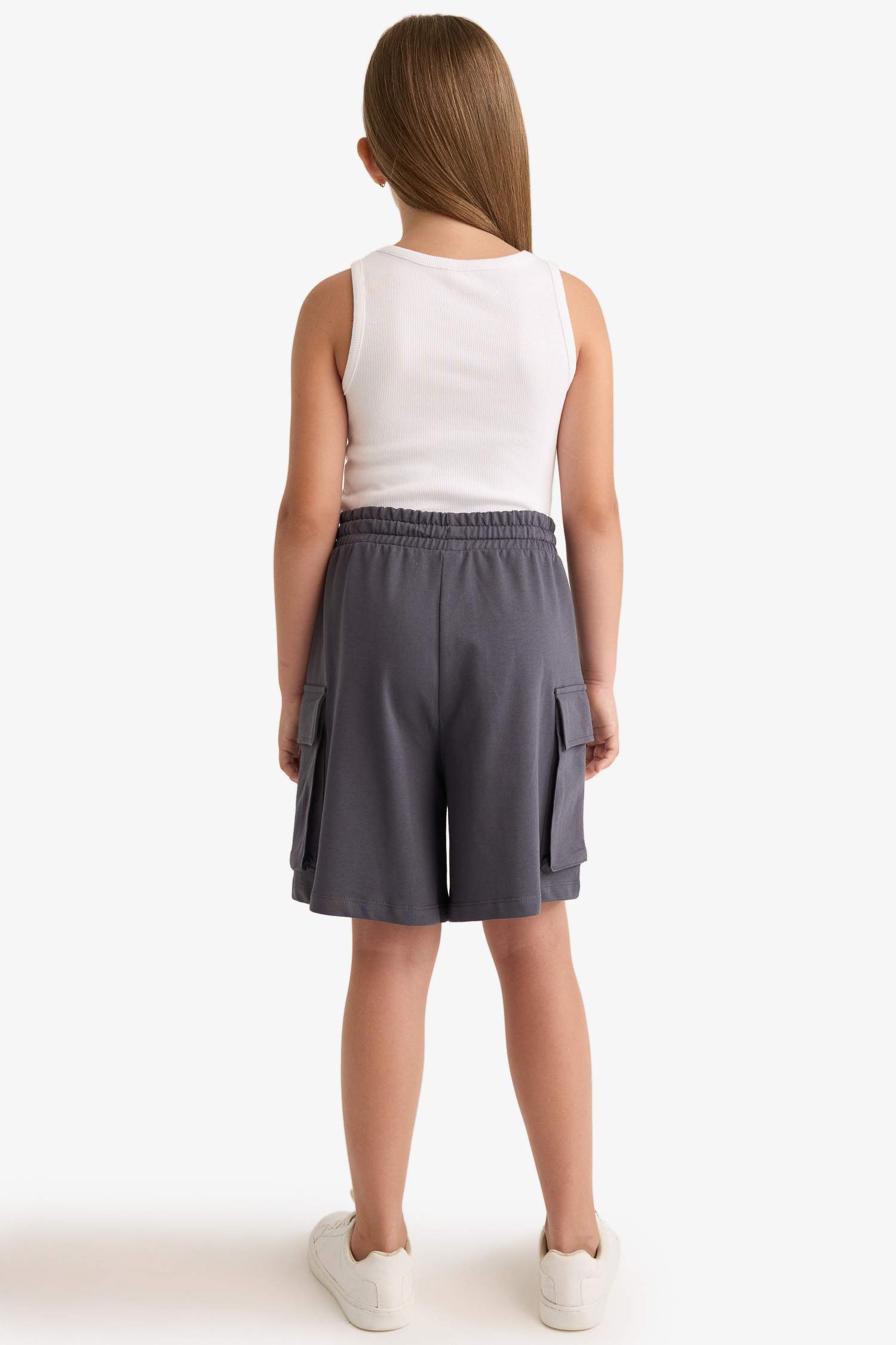 شورت كارجو بناتي قماش رقيق بجيب