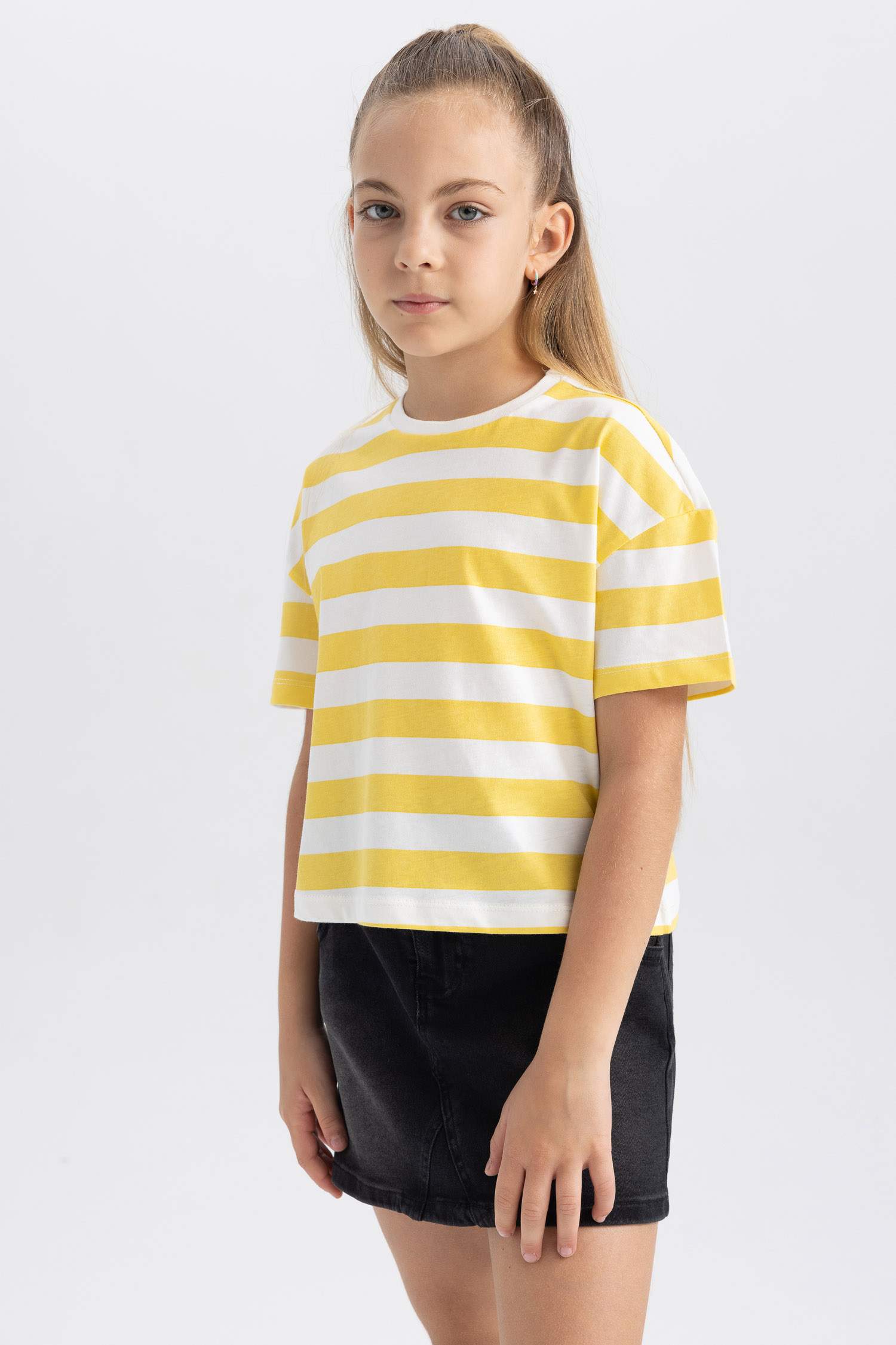 تي شيرت كروب بناتي نص كم منقوش