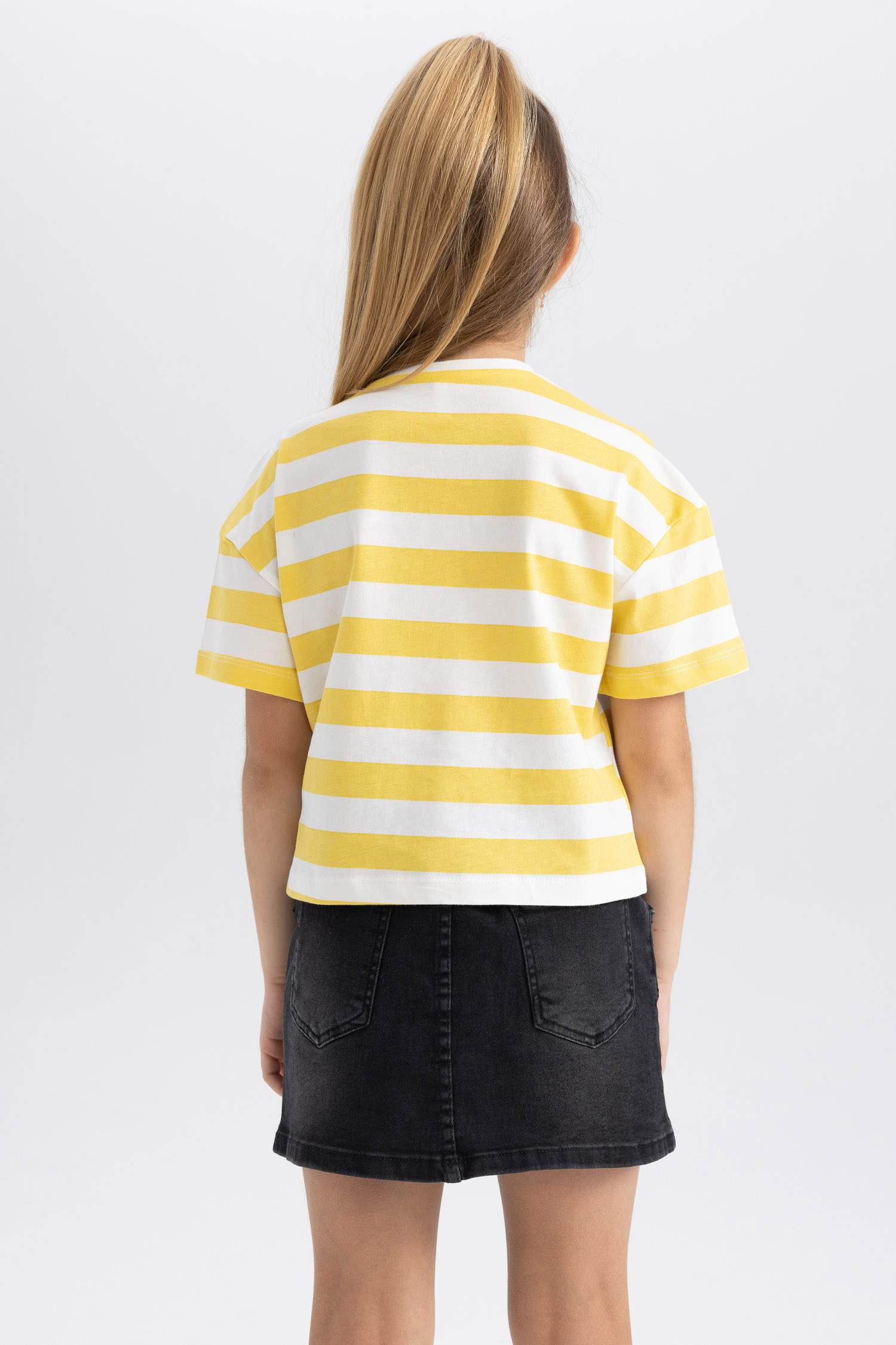 تي شيرت كروب بناتي نص كم منقوش