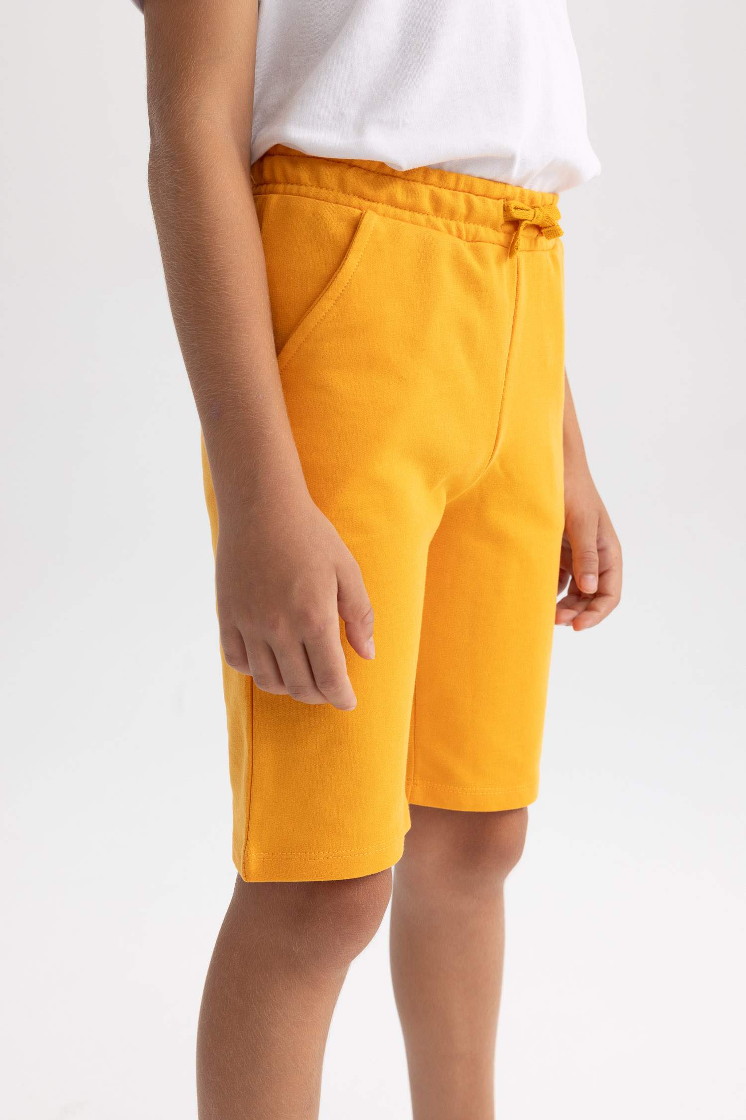 Beli Lastikli Basic Düz Bermuda Şort Erkek Çocuk