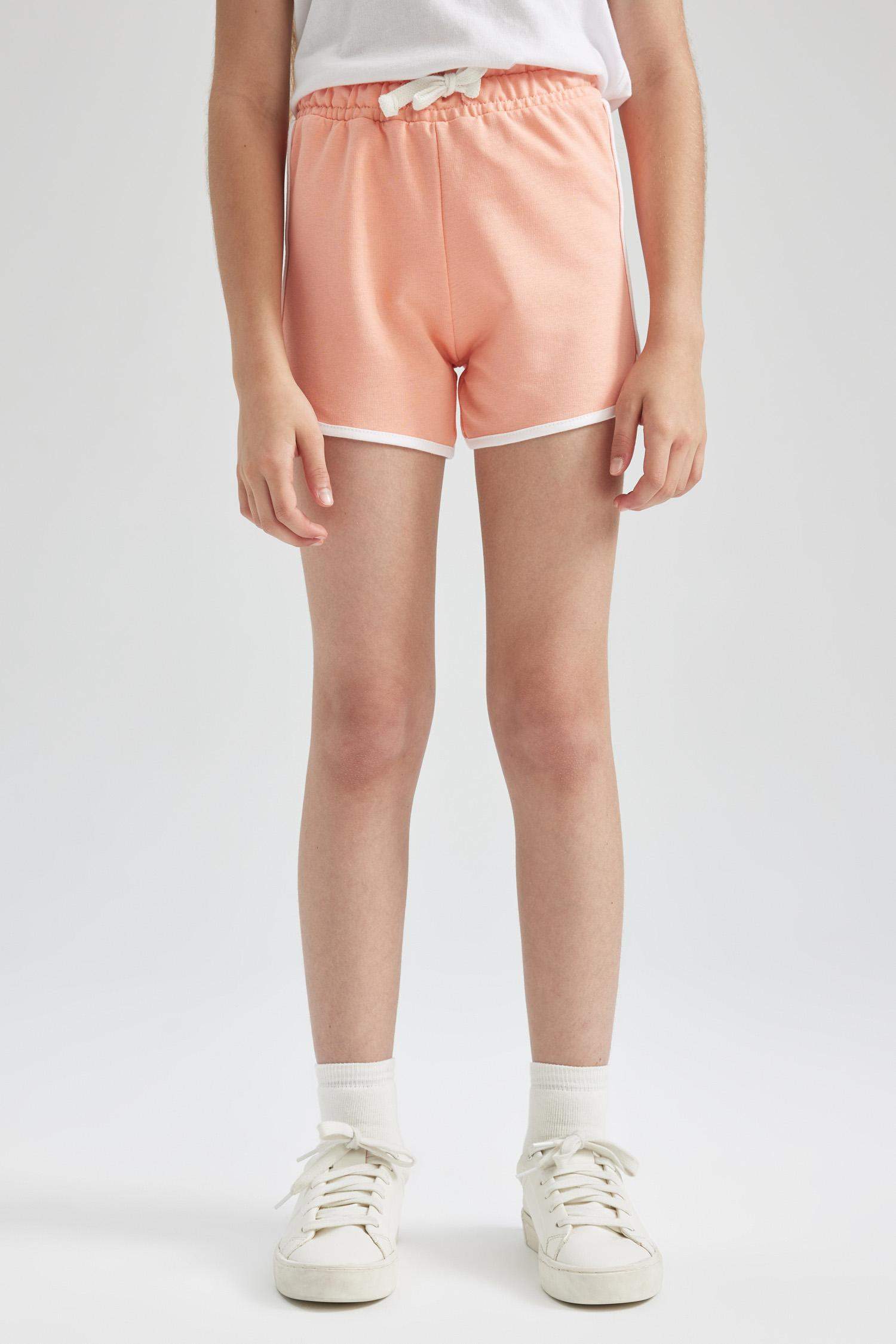 شورت بناتي قصة عادية