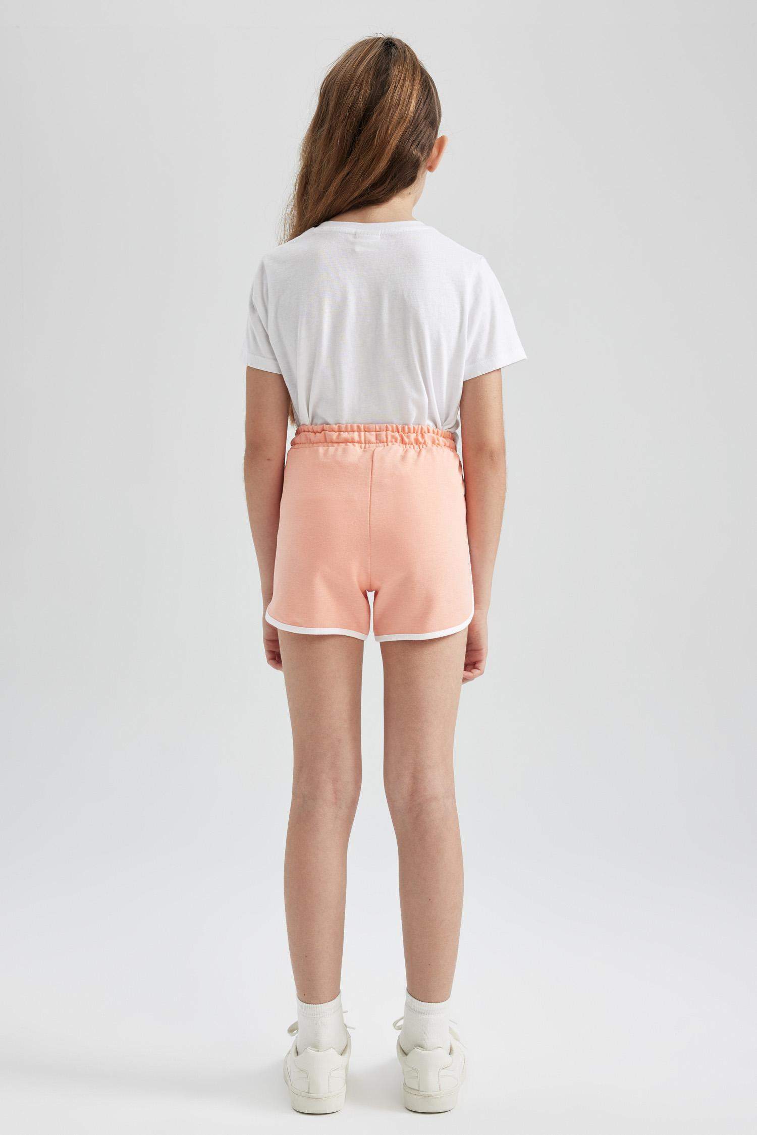 شورت بناتي قصة عادية