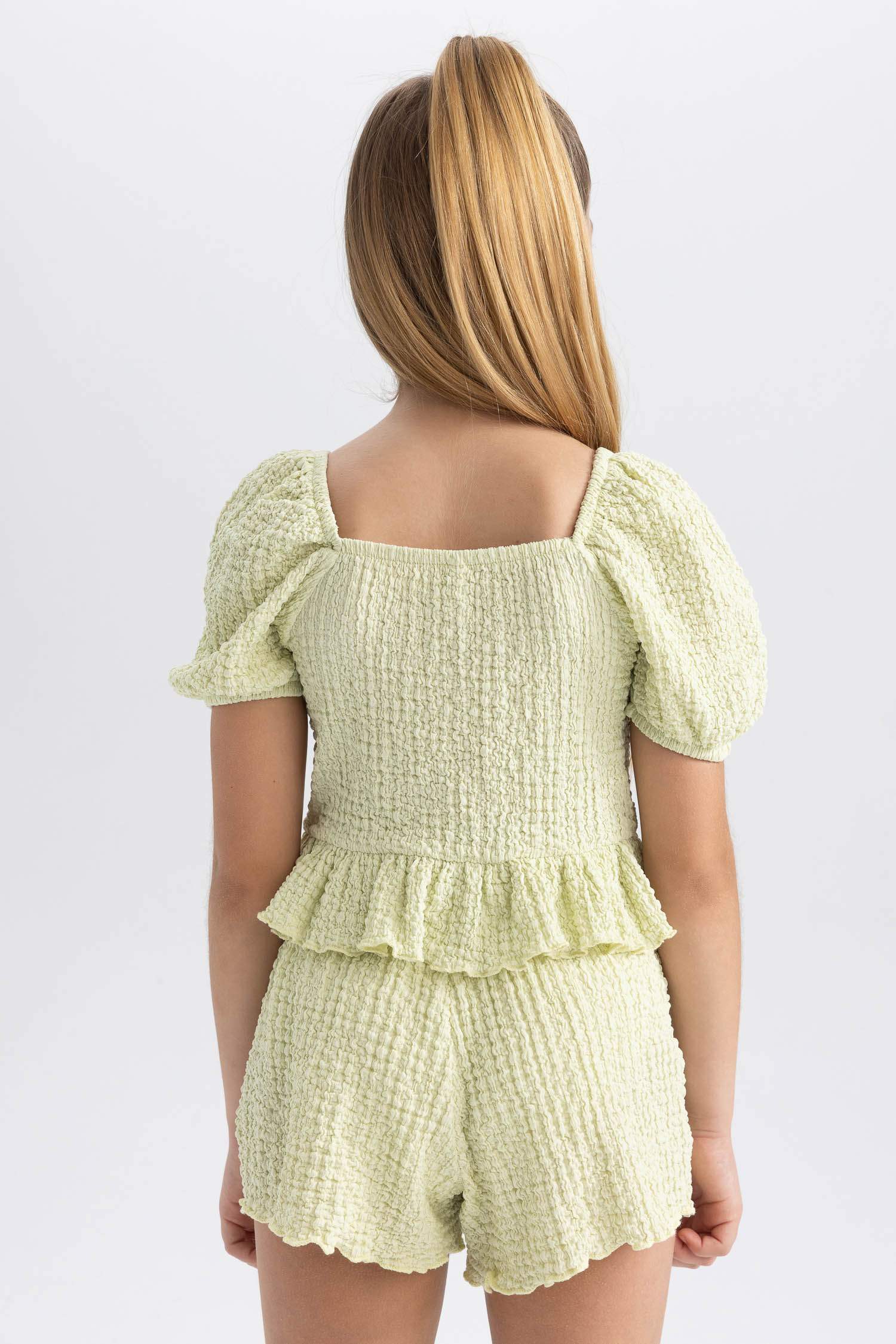 تي شيرت  كروب توب بناتي نص كم