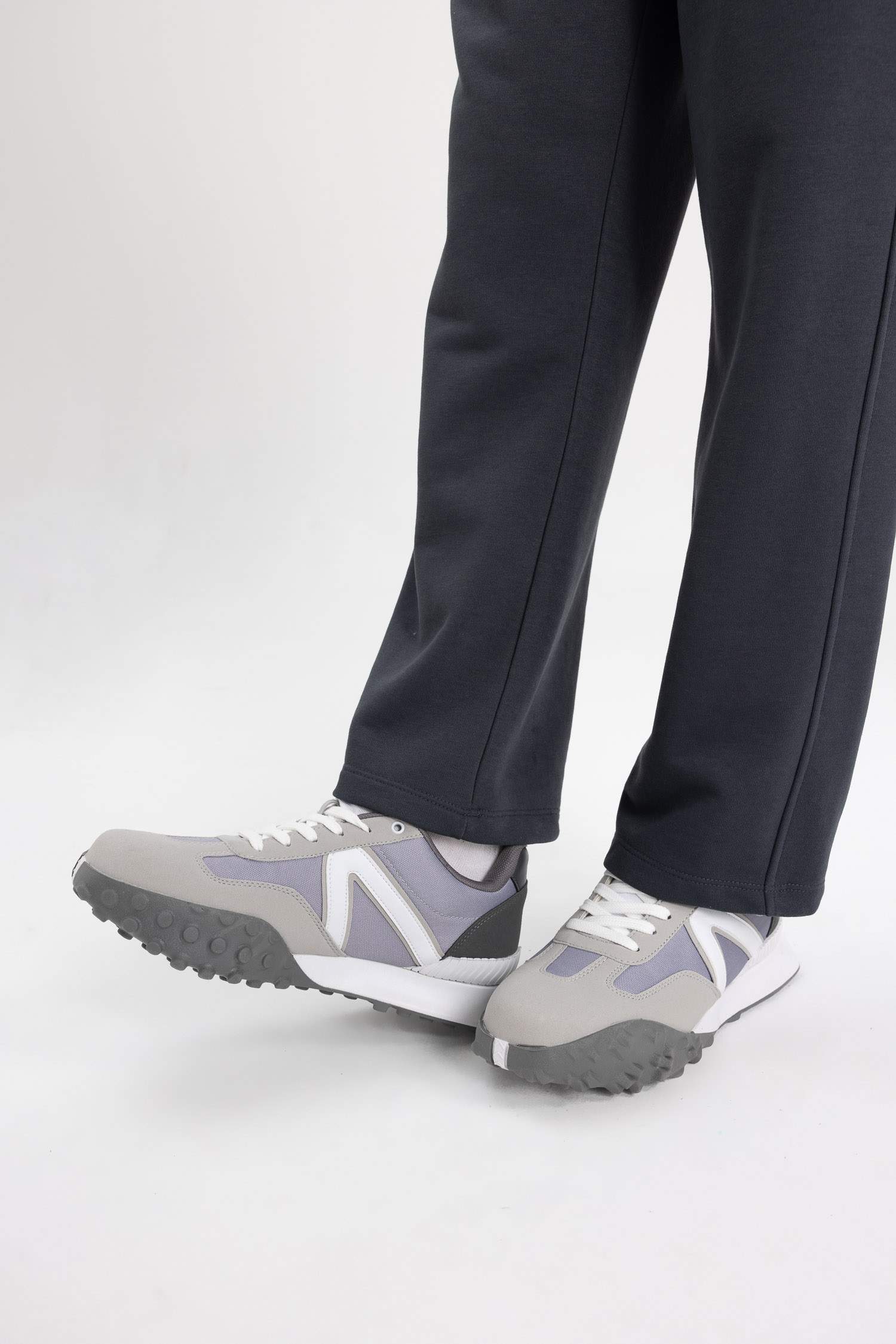 سنيكرز رجالي جلد صناعي برباط بكعب مسنن