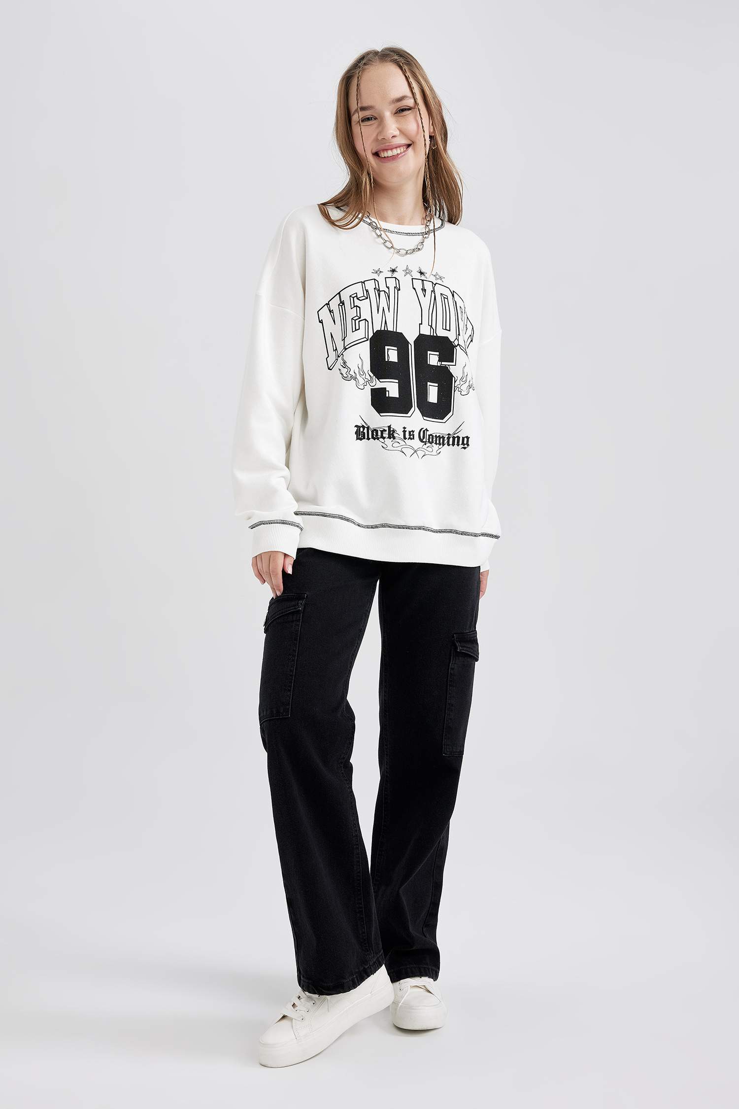 Свитшот оверсайз с круглым вырезом с принтом из плотной ткани для женщин