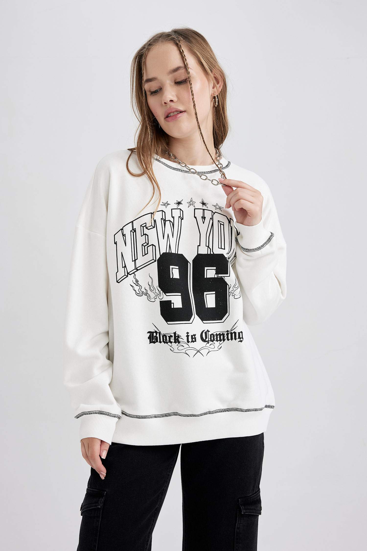 Свитшот оверсайз с круглым вырезом с принтом из плотной ткани для женщин