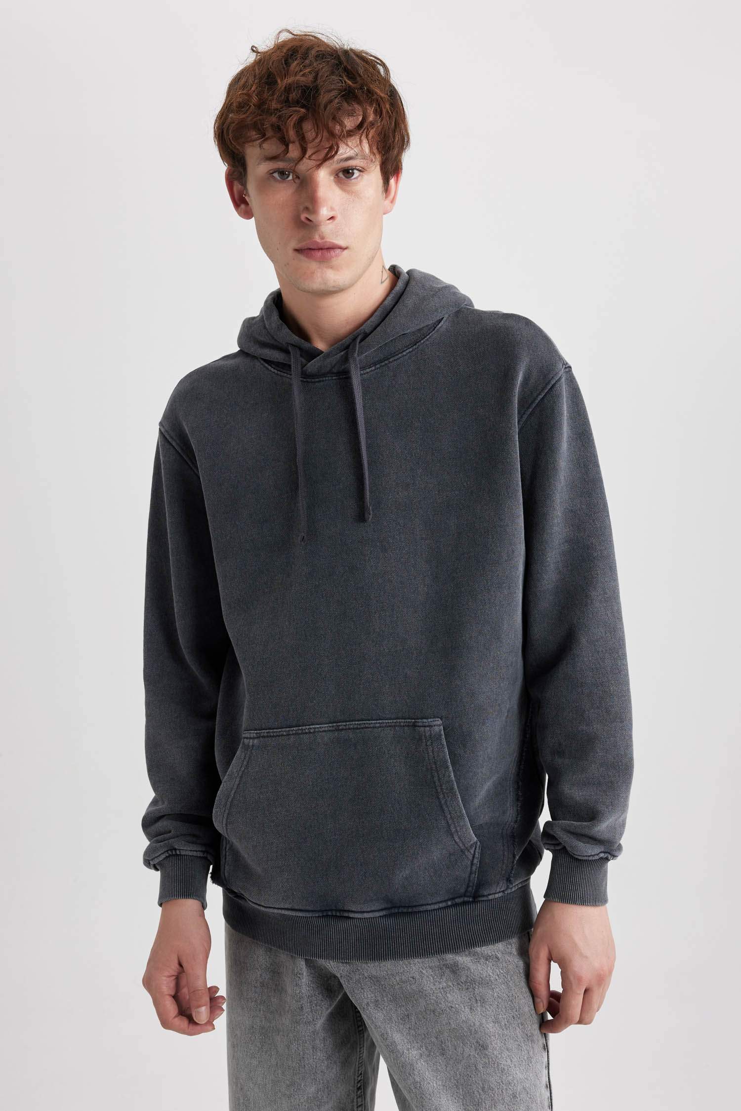 Свитшот стандартного кроя с капюшоном