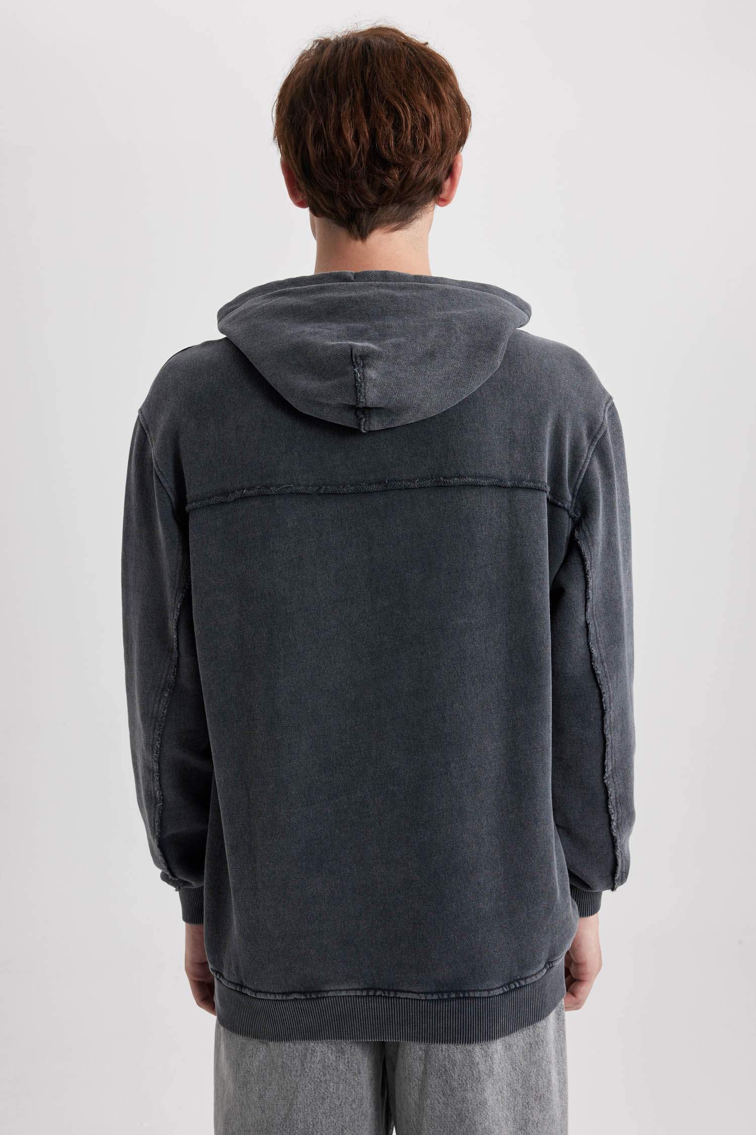 Свитшот стандартного кроя с капюшоном