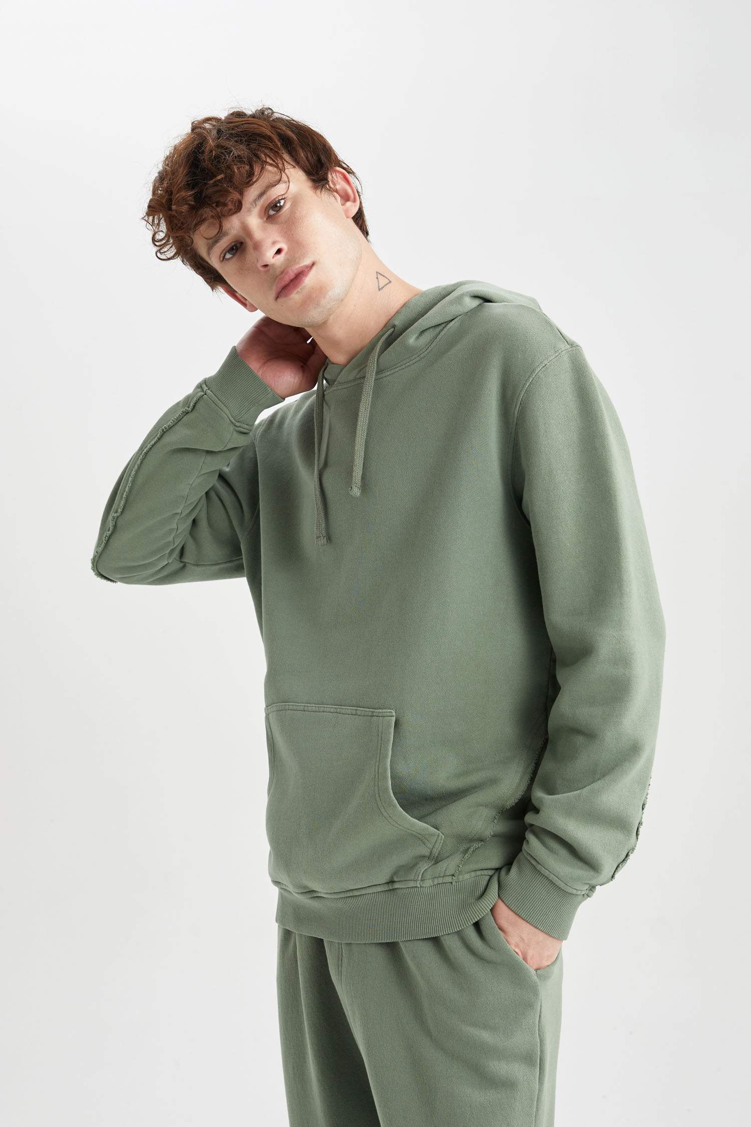 Світшот стандартного крою з капюшоном для чоловіків