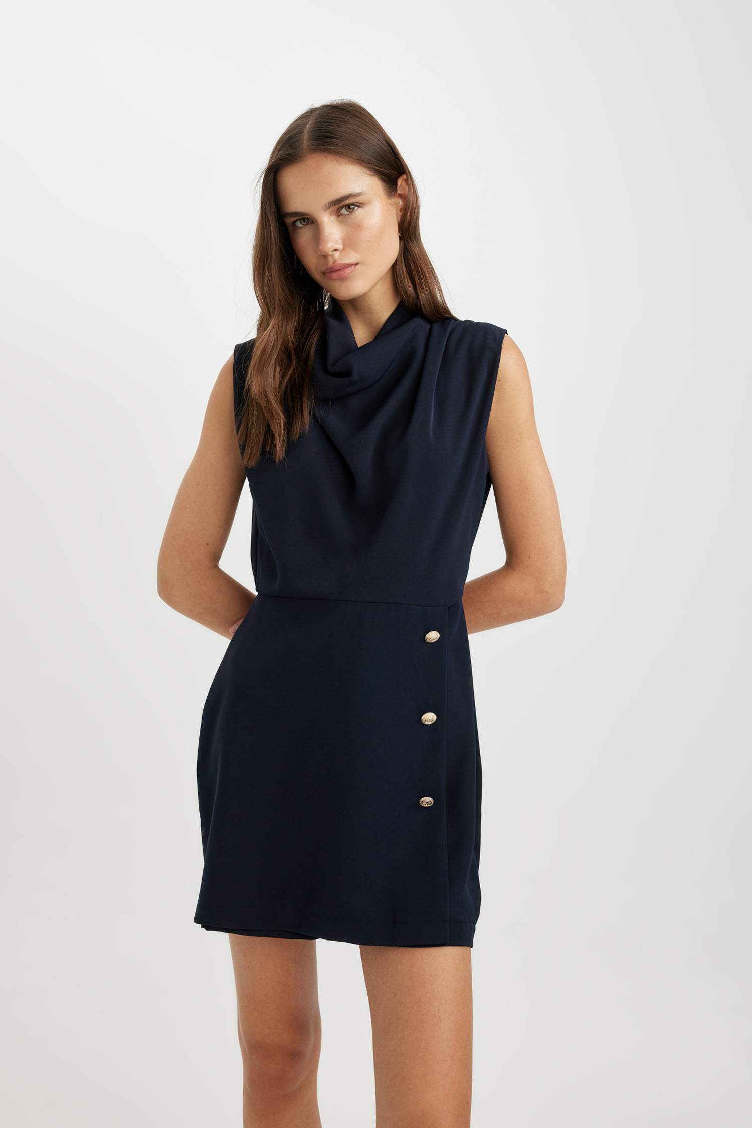 Combinaison Crêpe sans Manches à Col Dégagé