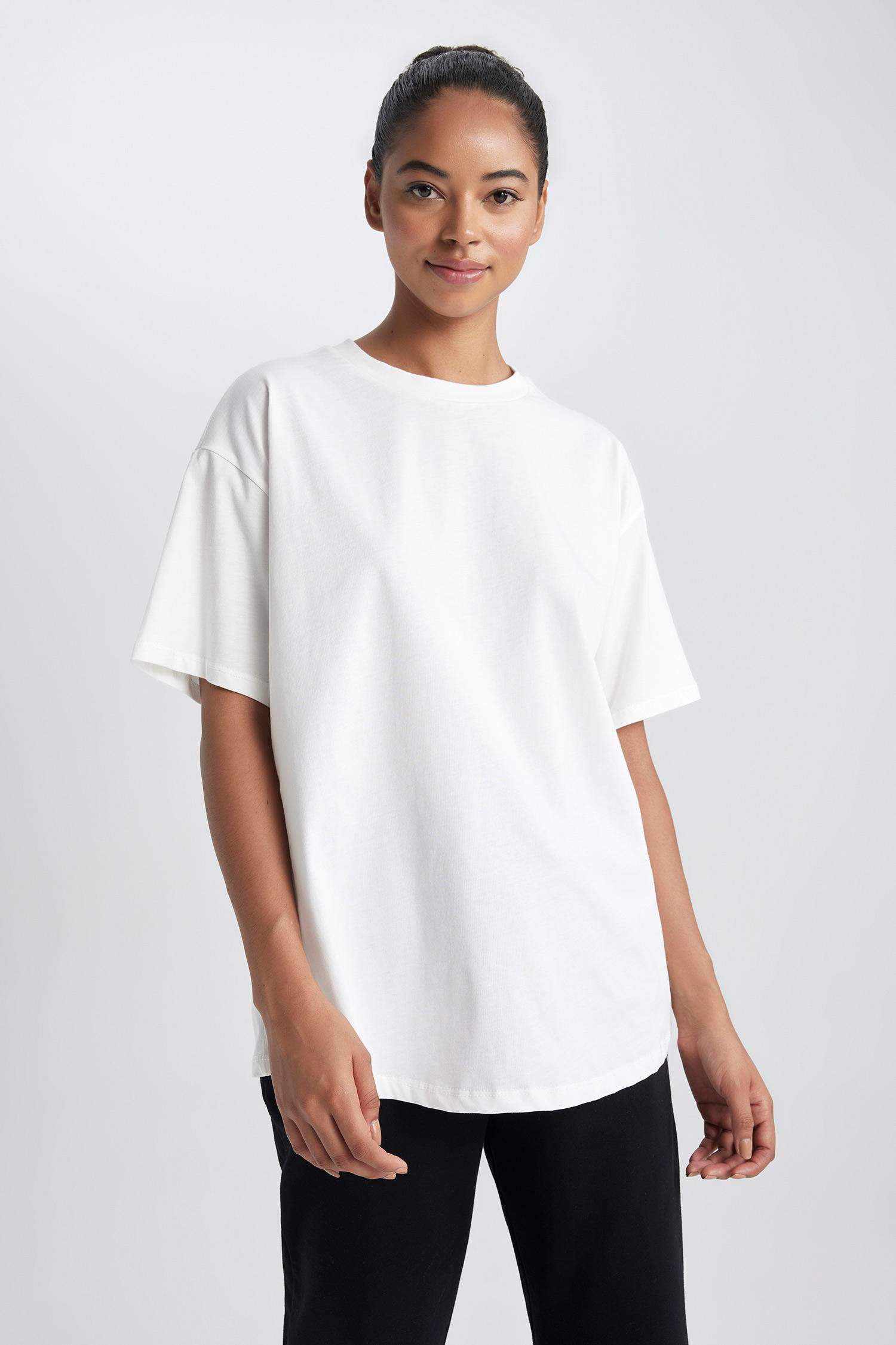 дөңгелек жаға Қысқа жеңді футболка