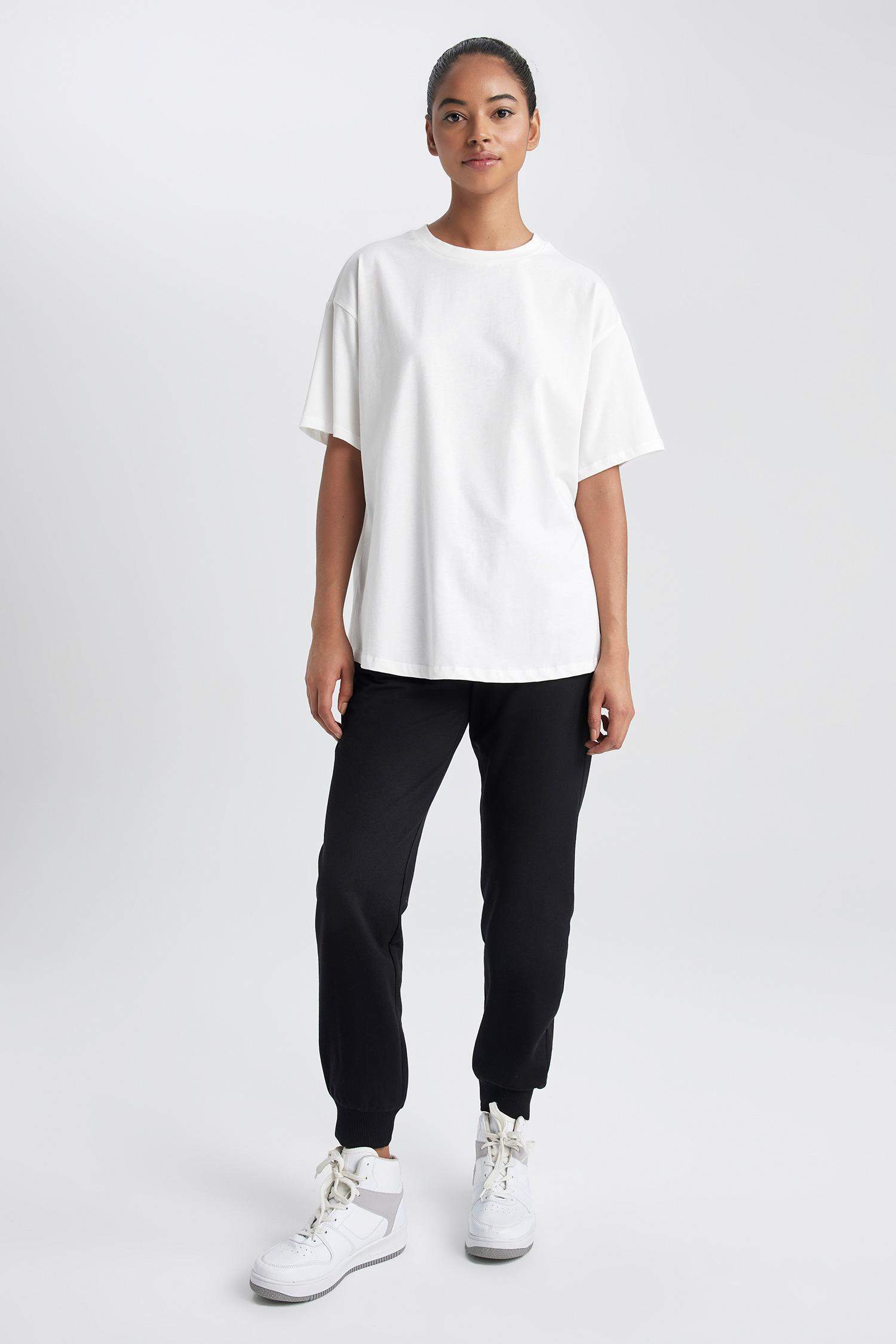 дөңгелек жаға Қысқа жеңді футболка