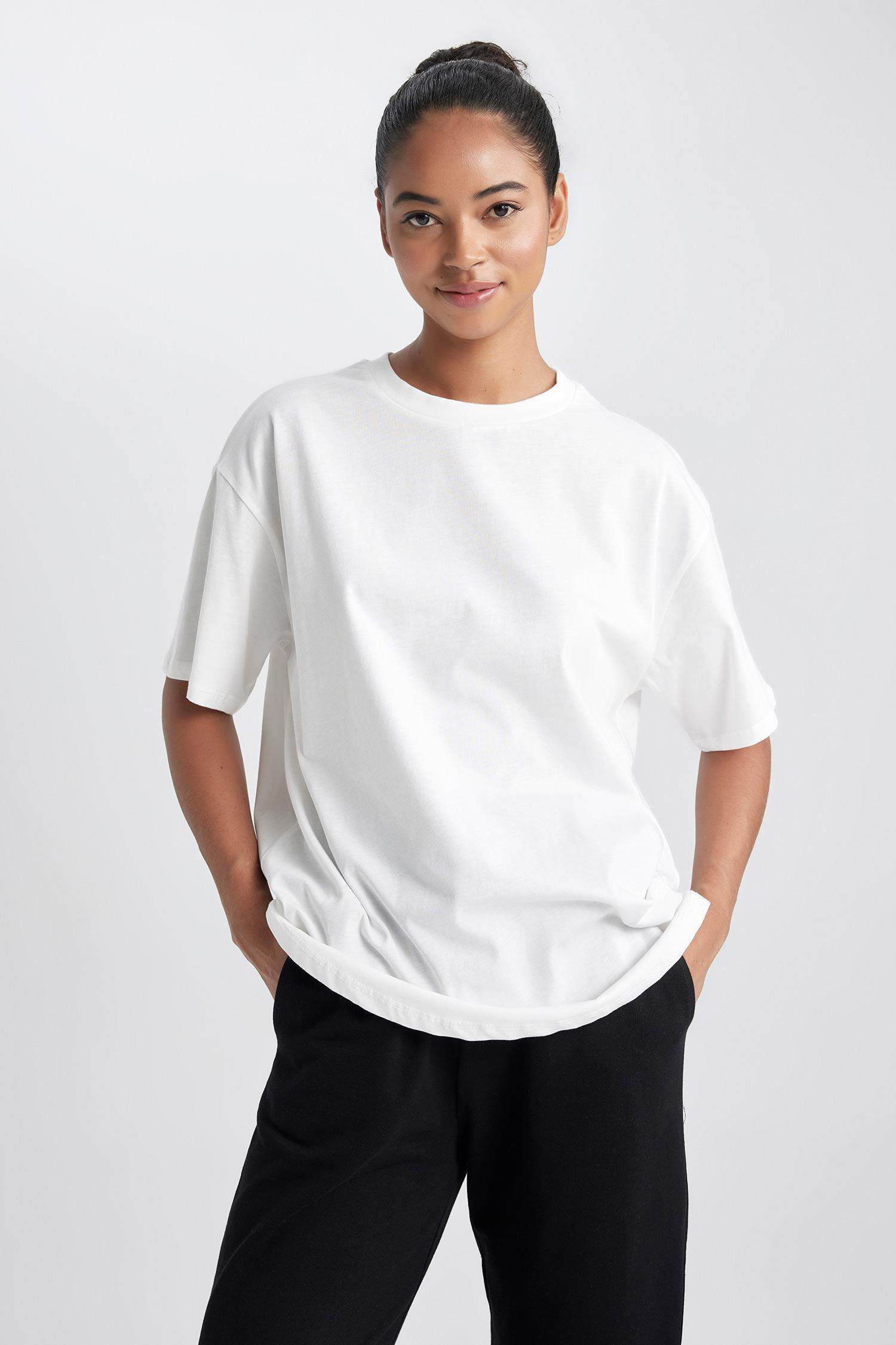 дөңгелек жаға Қысқа жеңді футболка