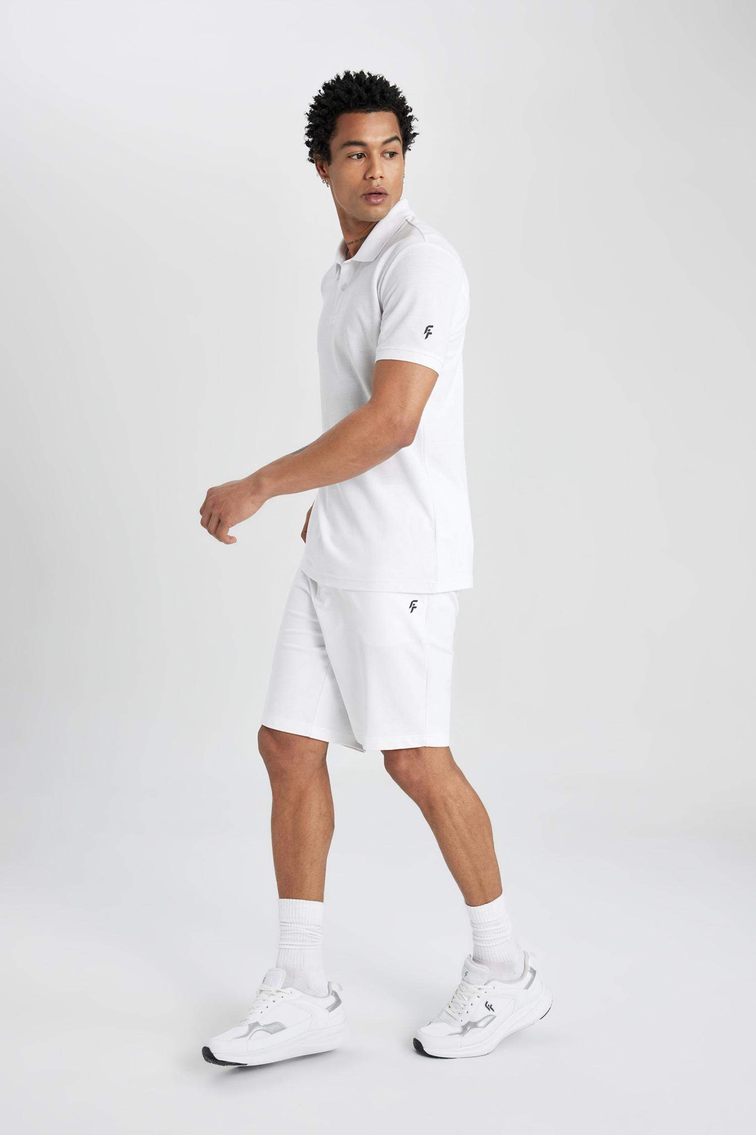 Standart Fit Sporcu Kısa Paça Şort