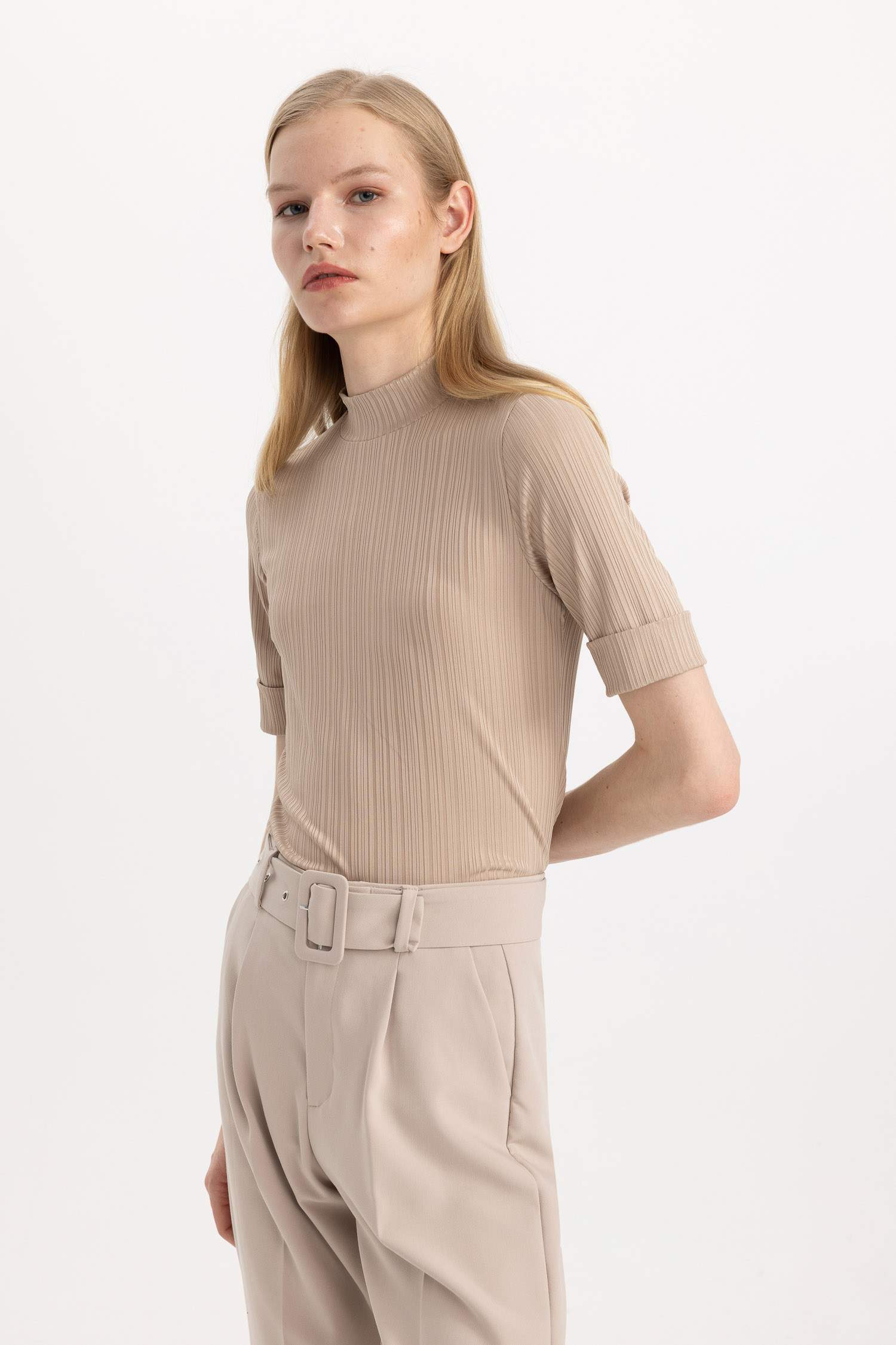 Regular Fit Yarım Balıkçı Yaka Fitilli Kaşkorse Kısa Kollu Tişört