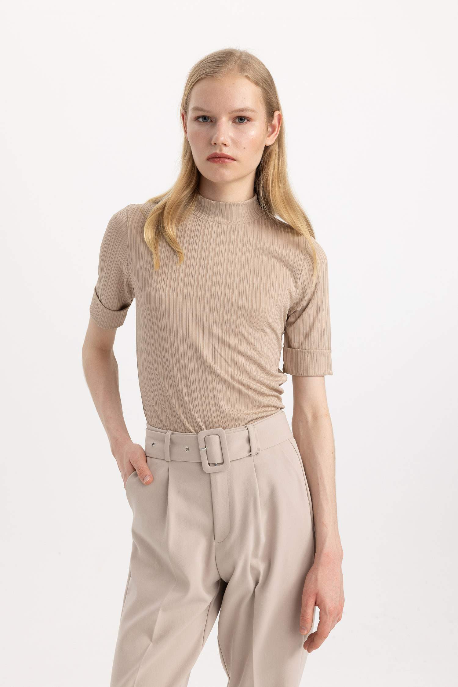 Regular Fit Yarım Balıkçı Yaka Fitilli Kaşkorse Kısa Kollu Tişört