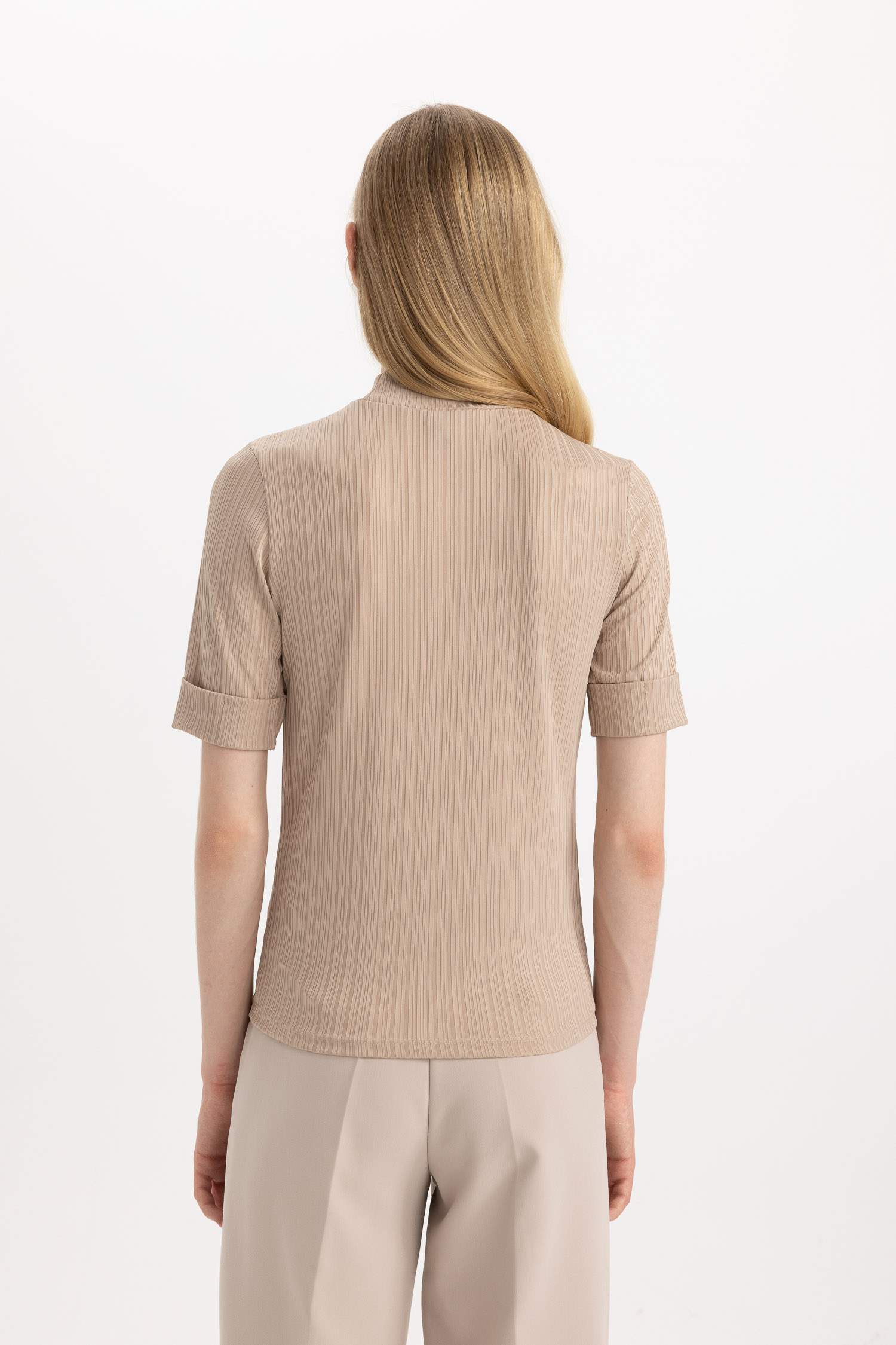 Regular Fit Yarım Balıkçı Yaka Fitilli Kaşkorse Kısa Kollu Tişört