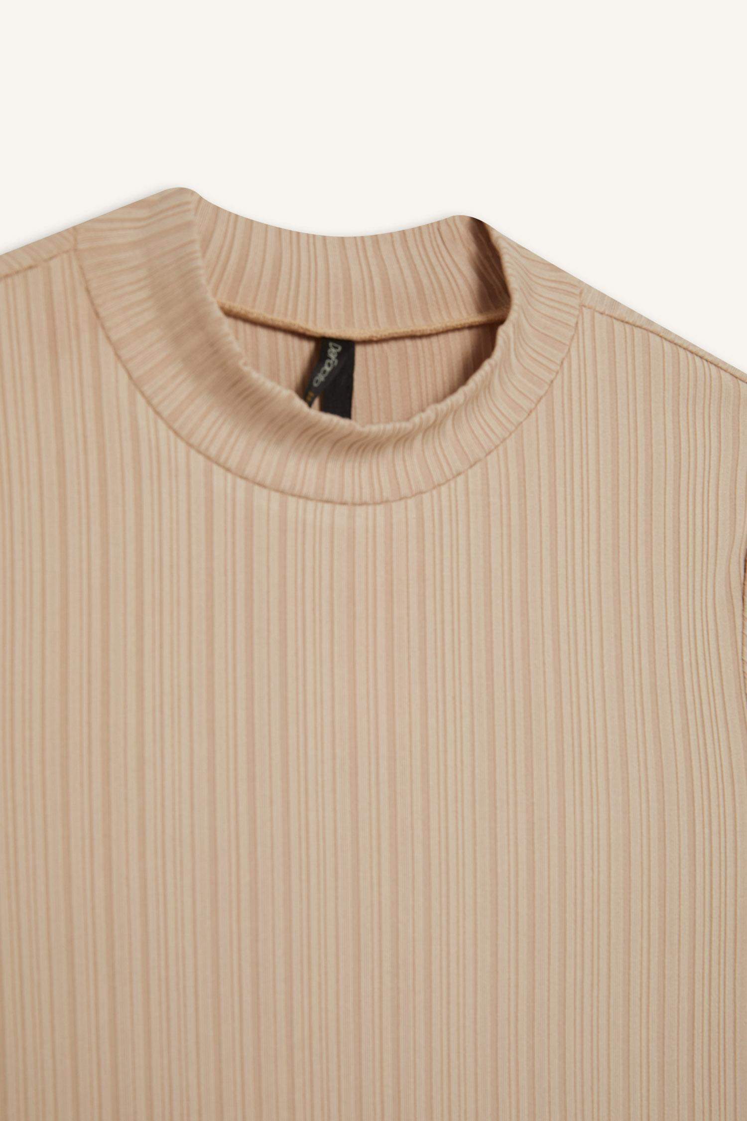 Regular Fit Yarım Balıkçı Yaka Fitilli Kaşkorse Kısa Kollu Tişört