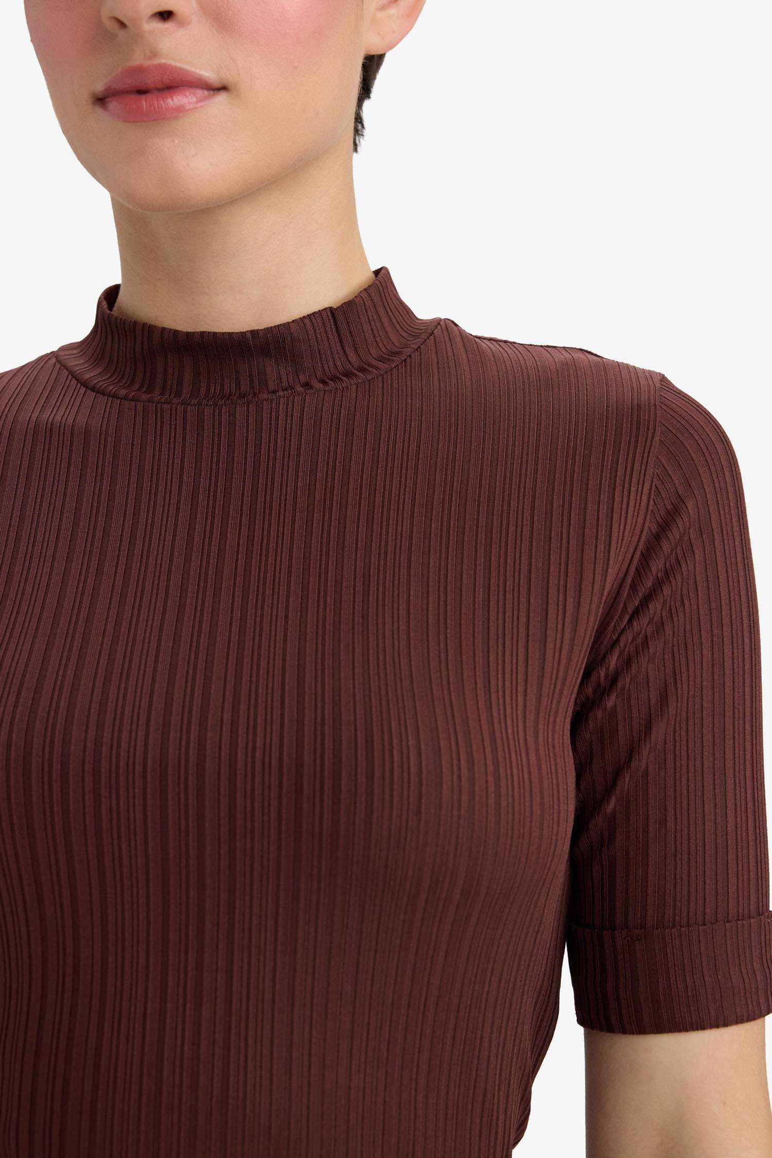 Regular Fit Yarım Balıkçı Yaka Fitilli Kaşkorse Kısa Kollu Tişört