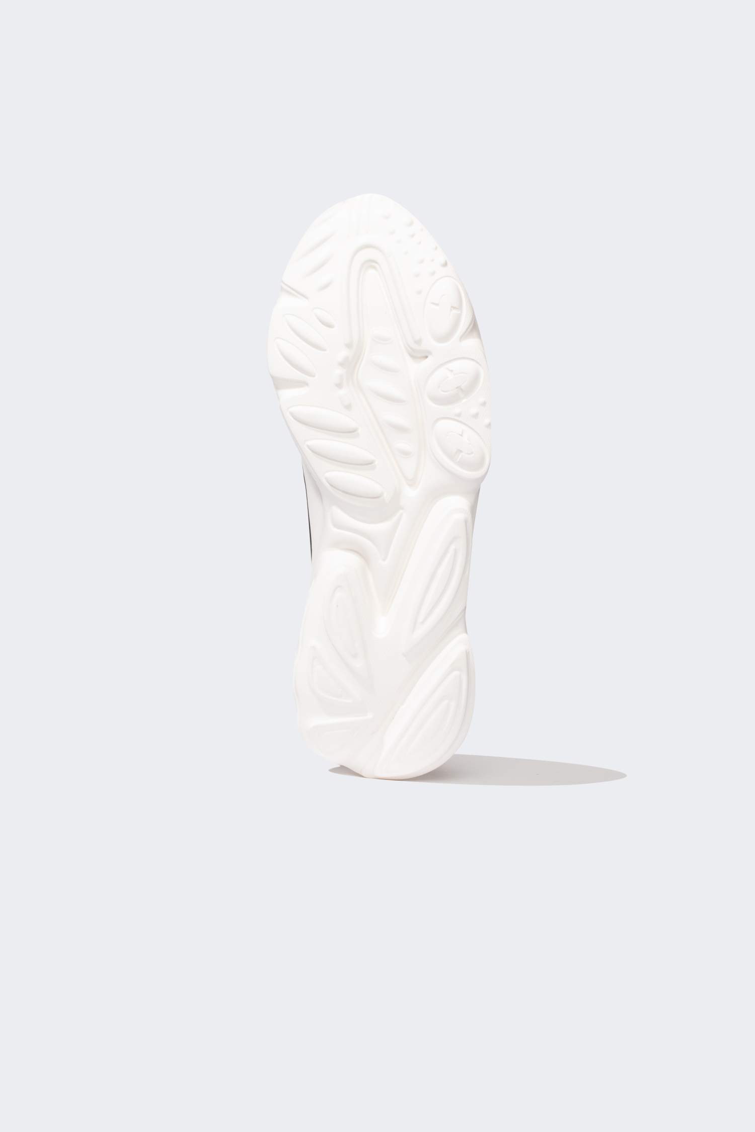 Кроссовки на шнуровке с высокой подошвой из искусственной кожи для мужчин