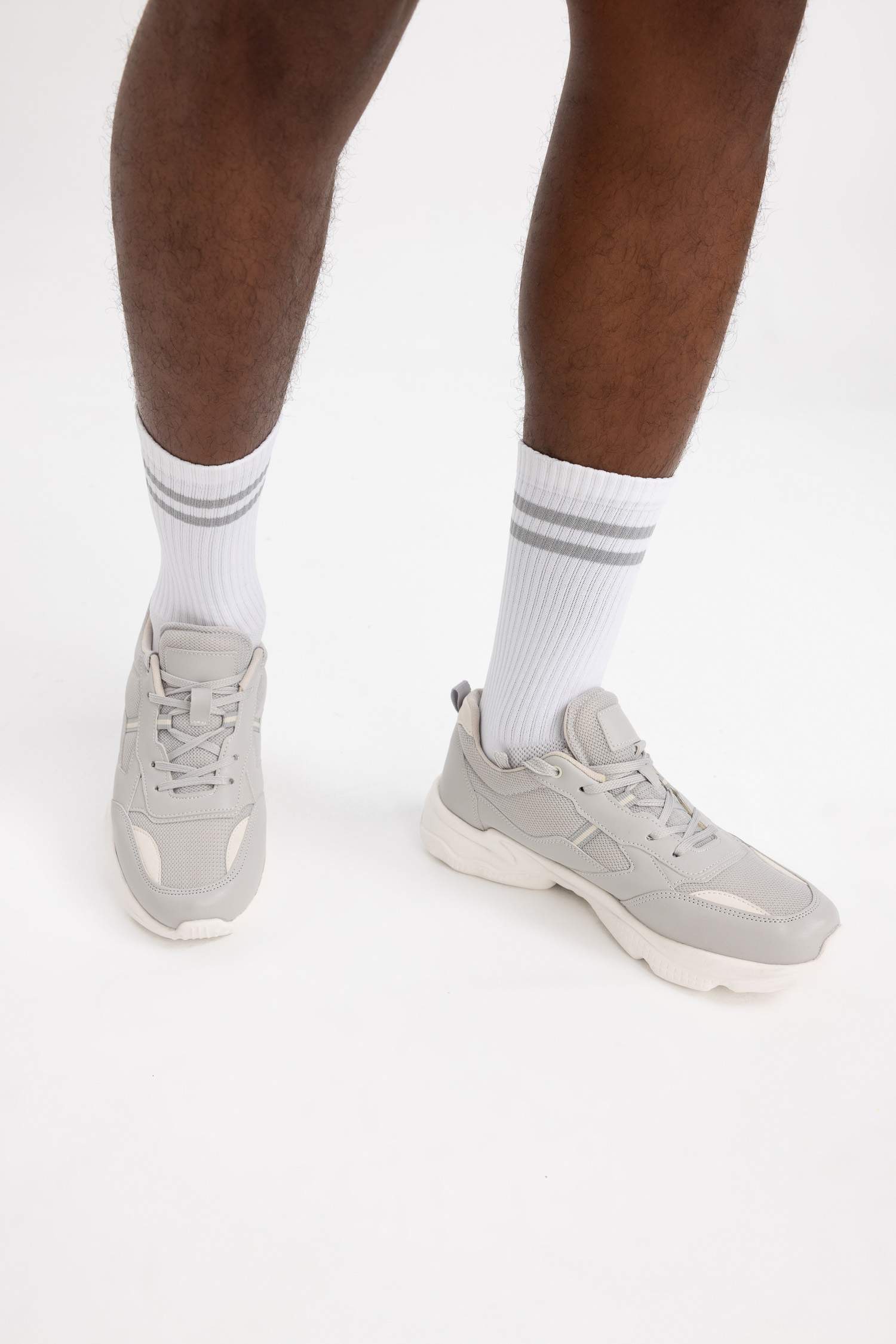 سنيكرز رجالي جلد صناعي برباط