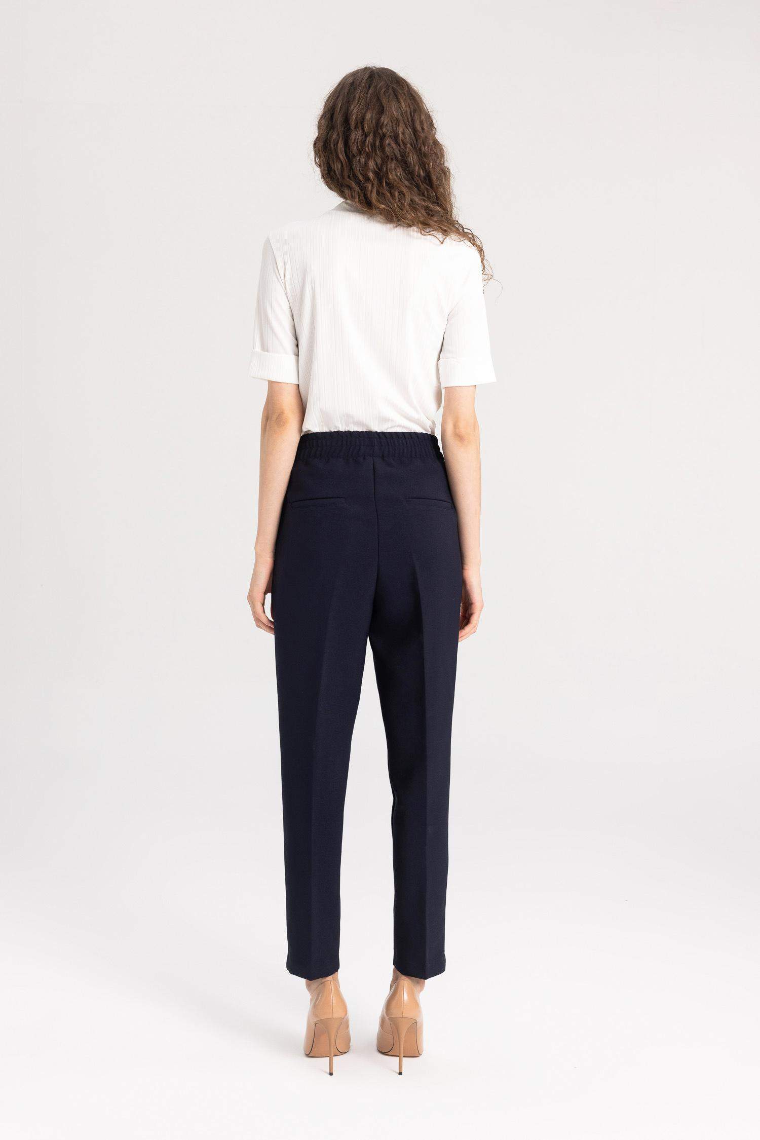 Carrot Fit Havuç Kalıp Kumaş Pantolon Basic Düz Cepli Yüksek Bel Düz Paça